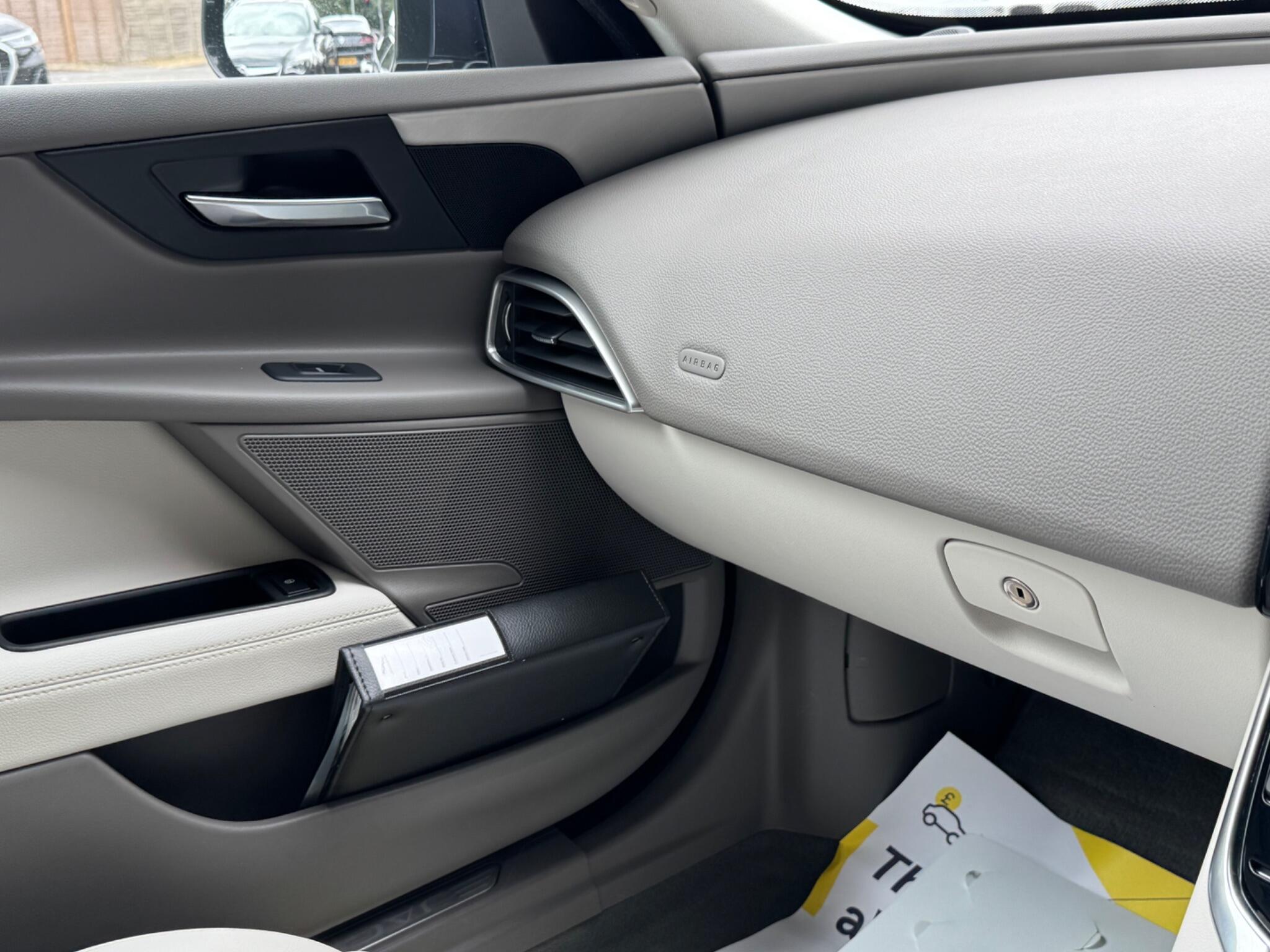 Jaguar Xe view 32