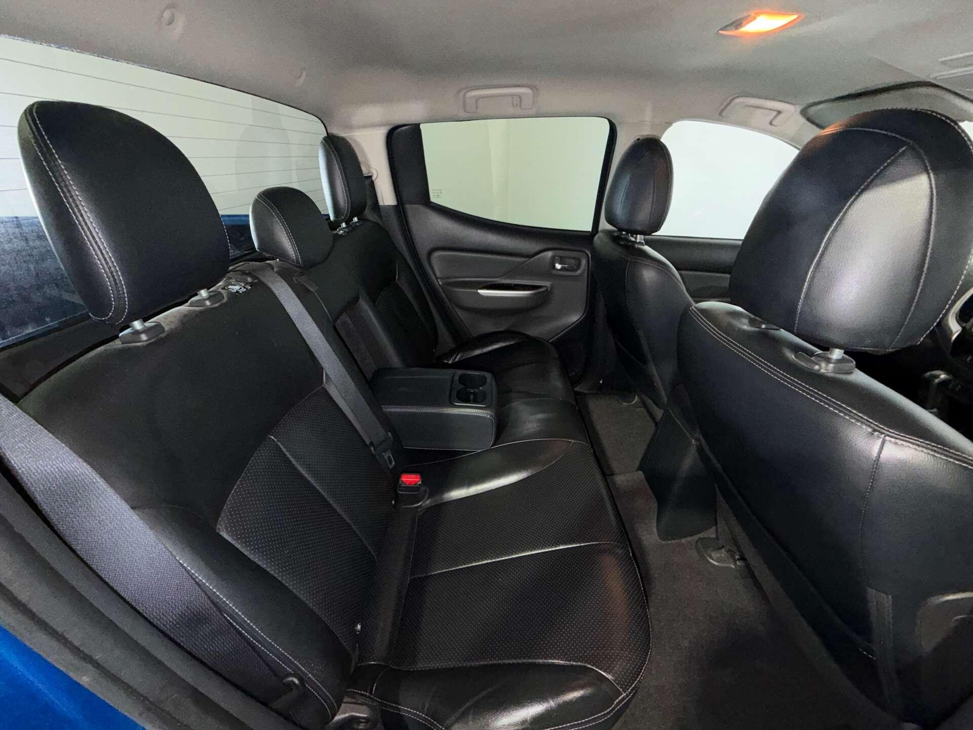 Mitsubishi L200 view 13