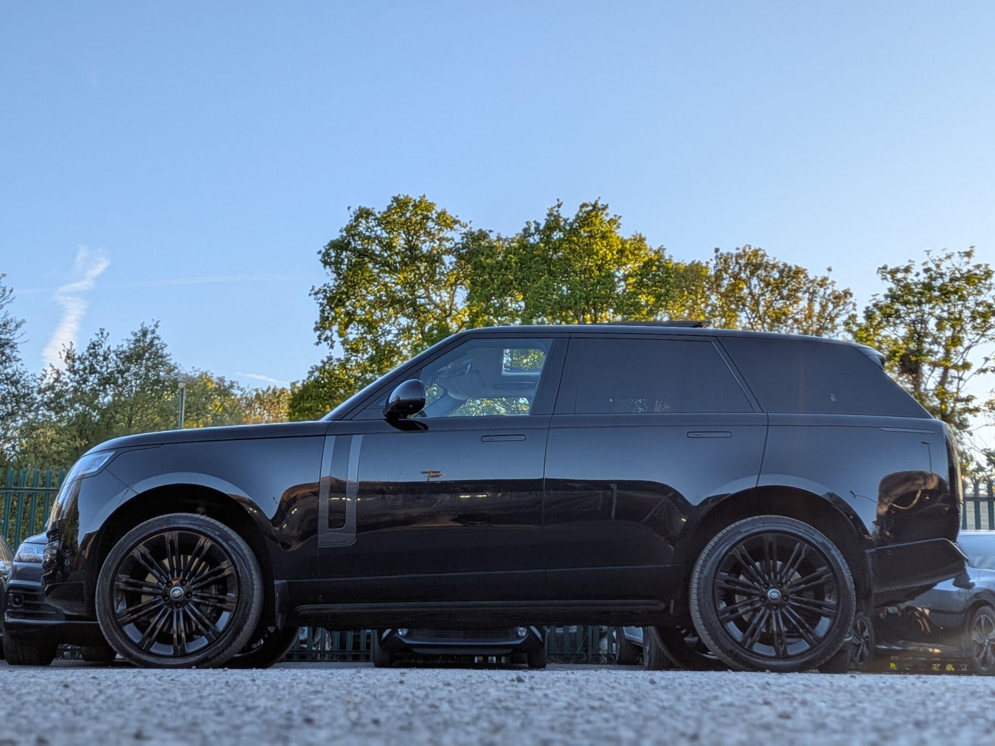 Land Rover Range Rover view 14