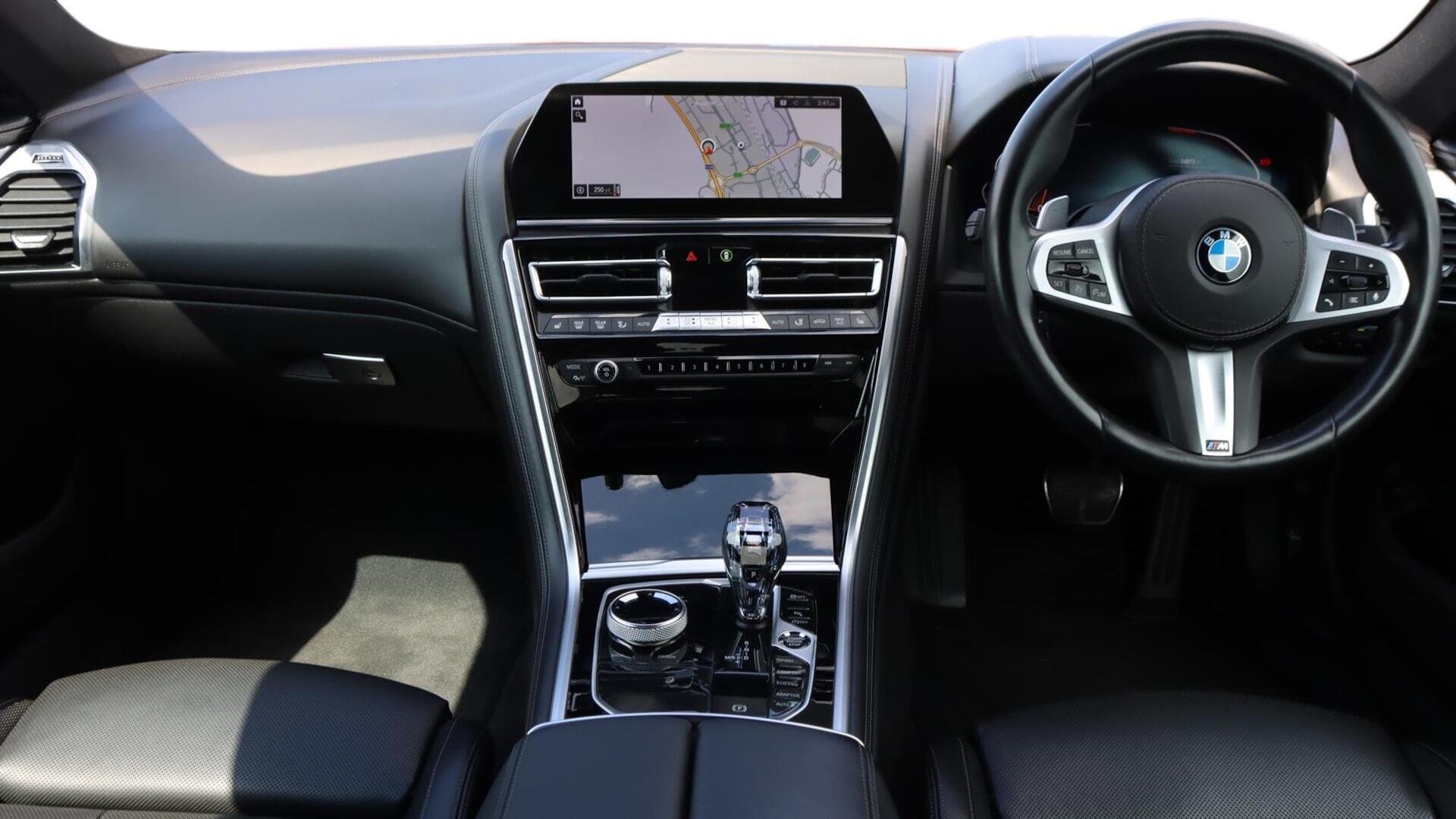 BMW 8 Series view 4