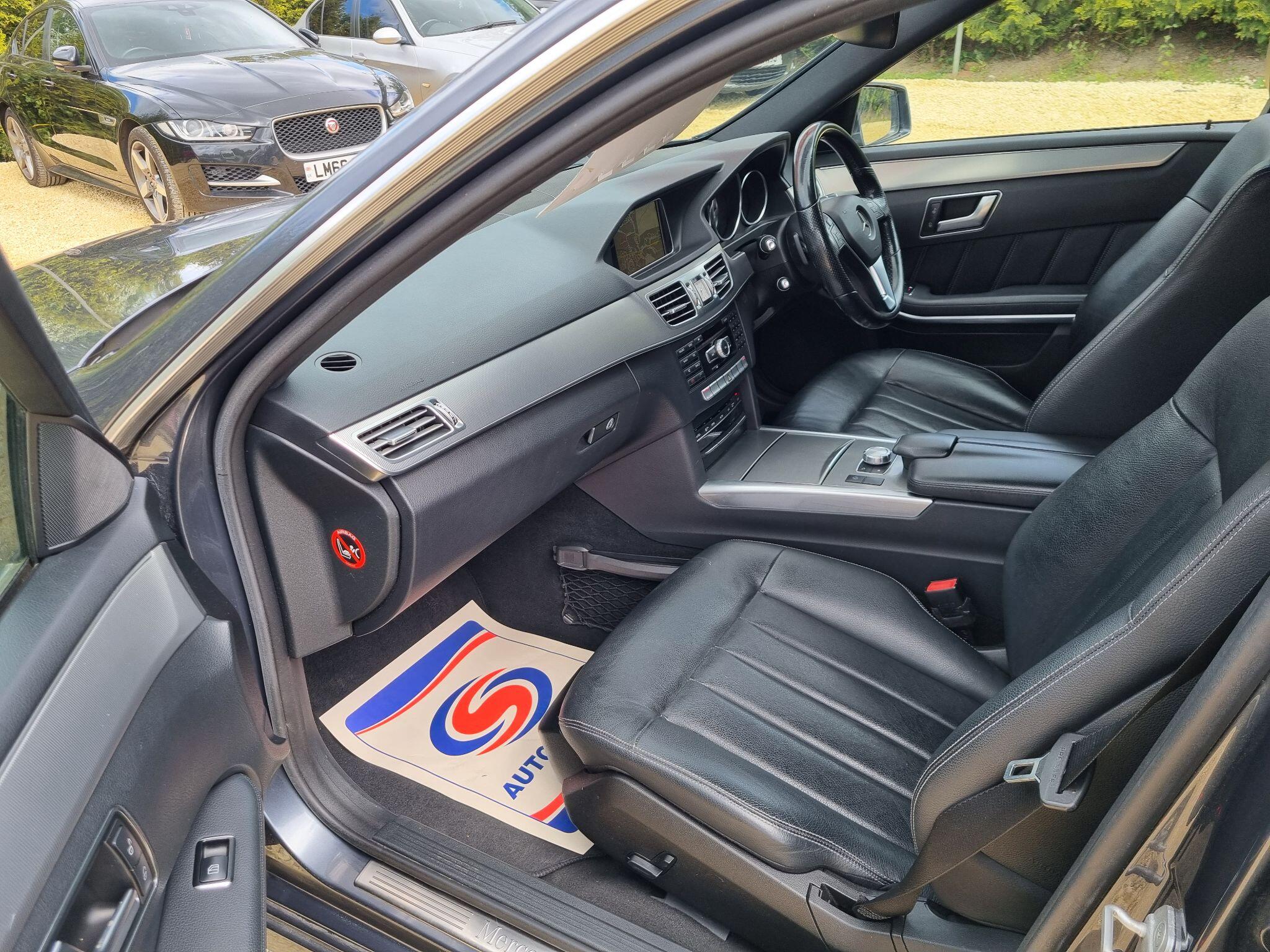 Mercedes-Benz E Class view 44