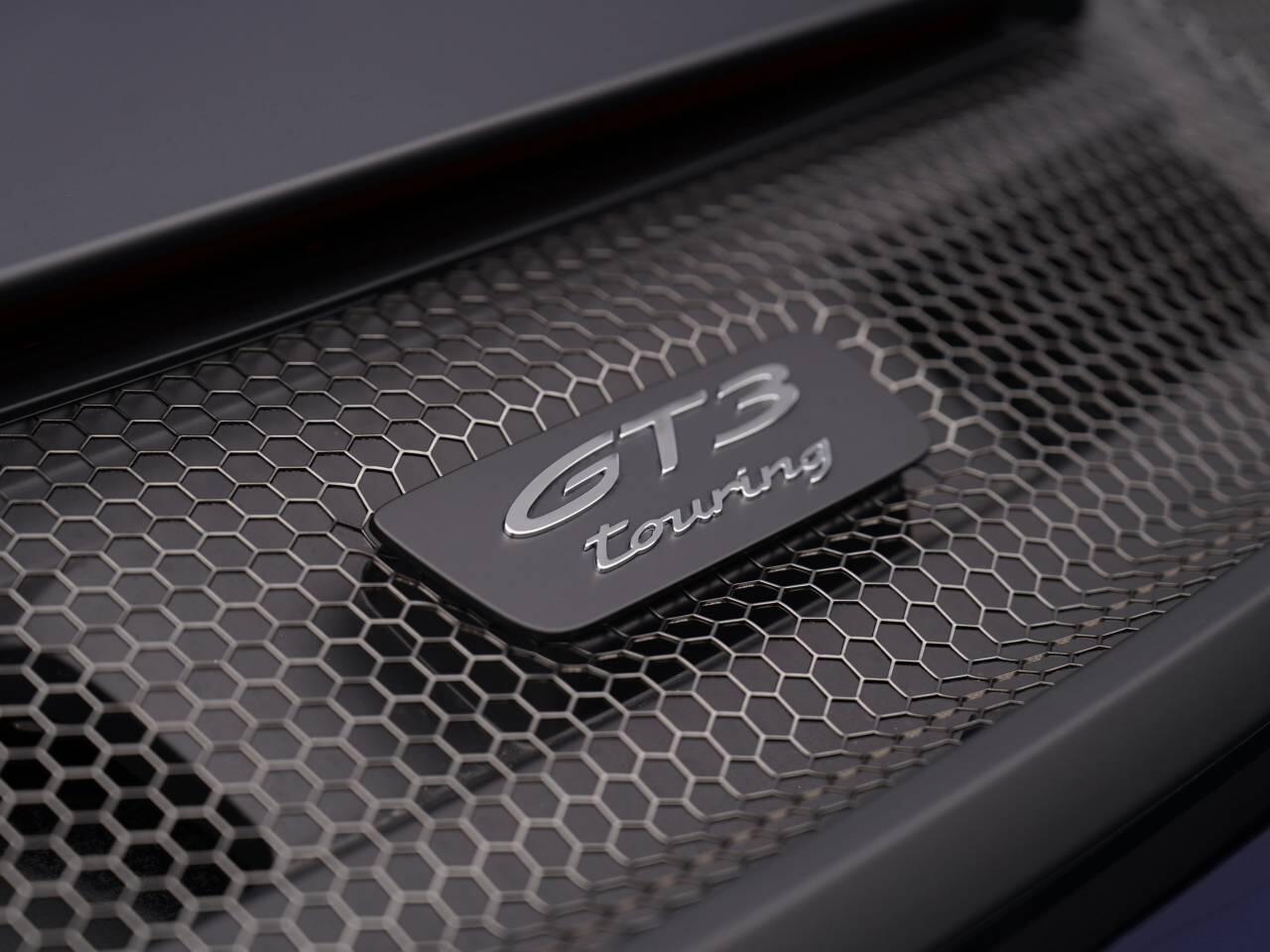 Porsche 911 view 65