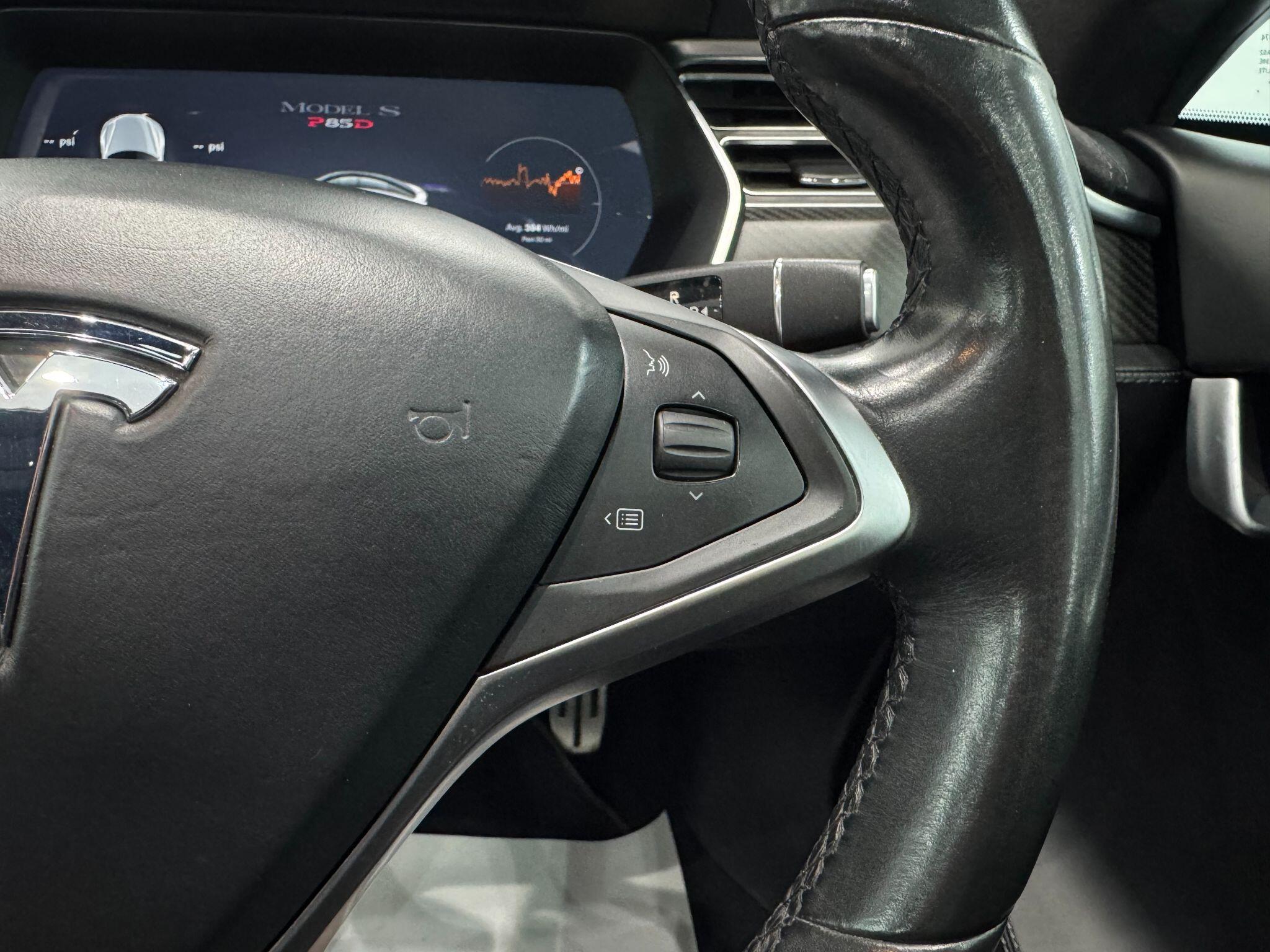 Tesla Model S view 15
