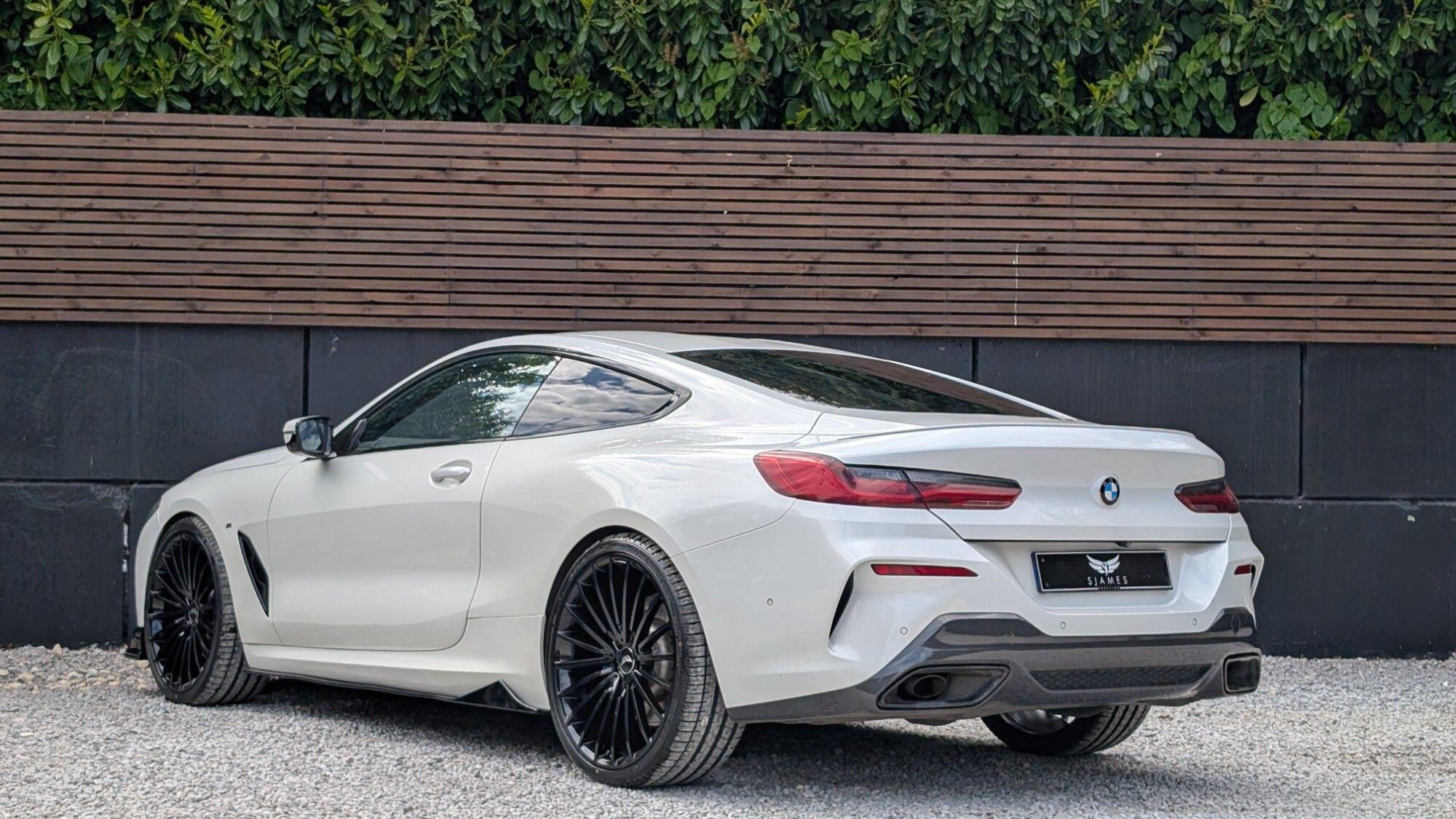 BMW 8 Series view 8