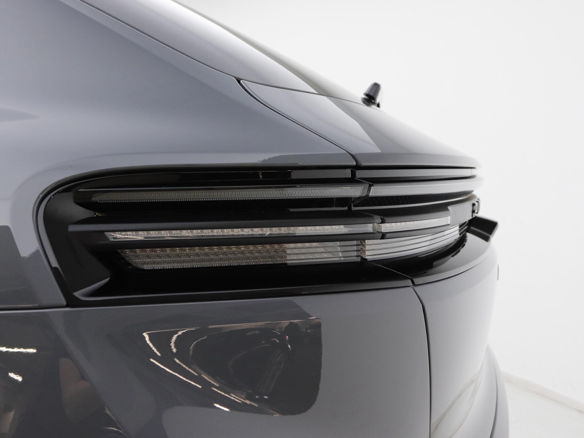 Porsche Macan view 18
