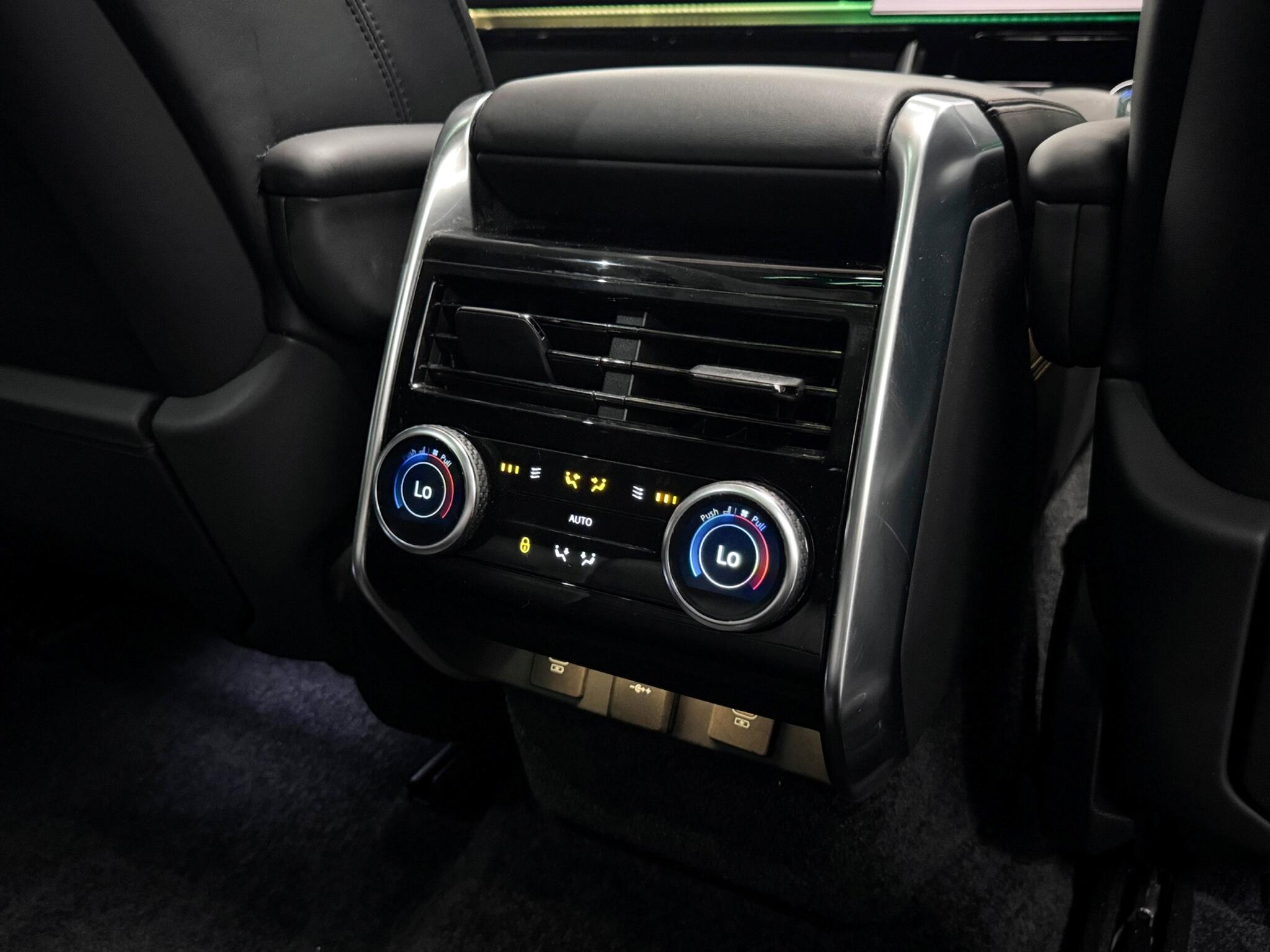Land Rover Range Rover view 26