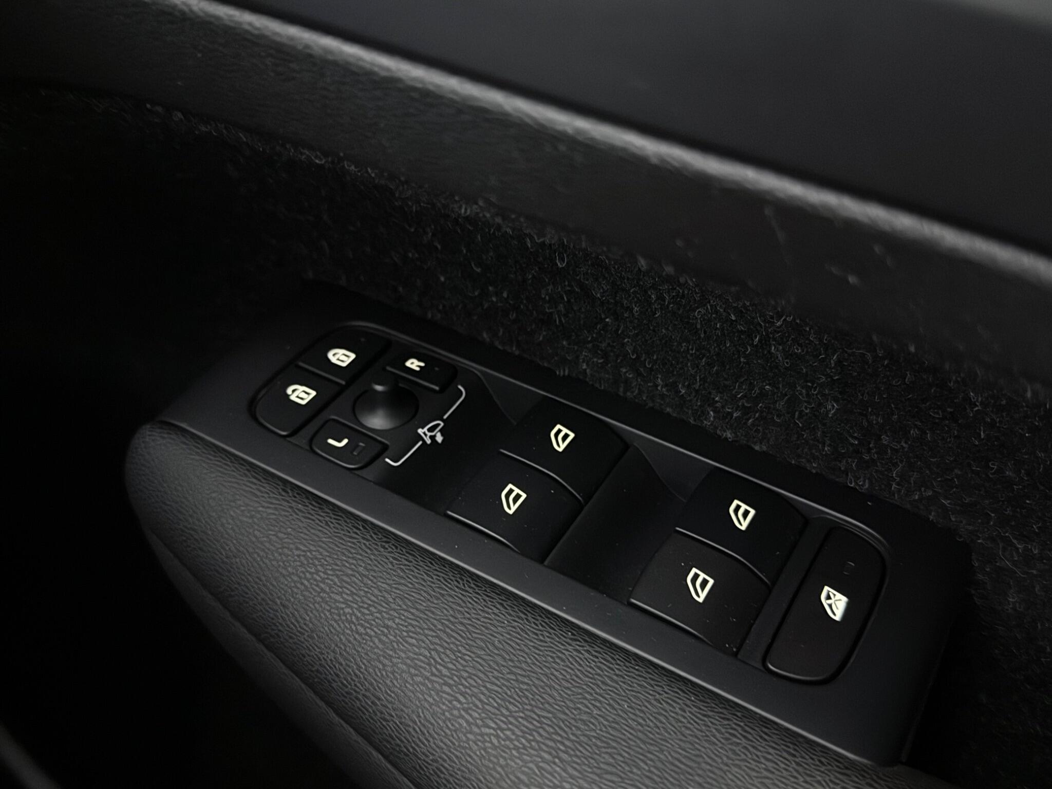 Volvo XC40 view 22