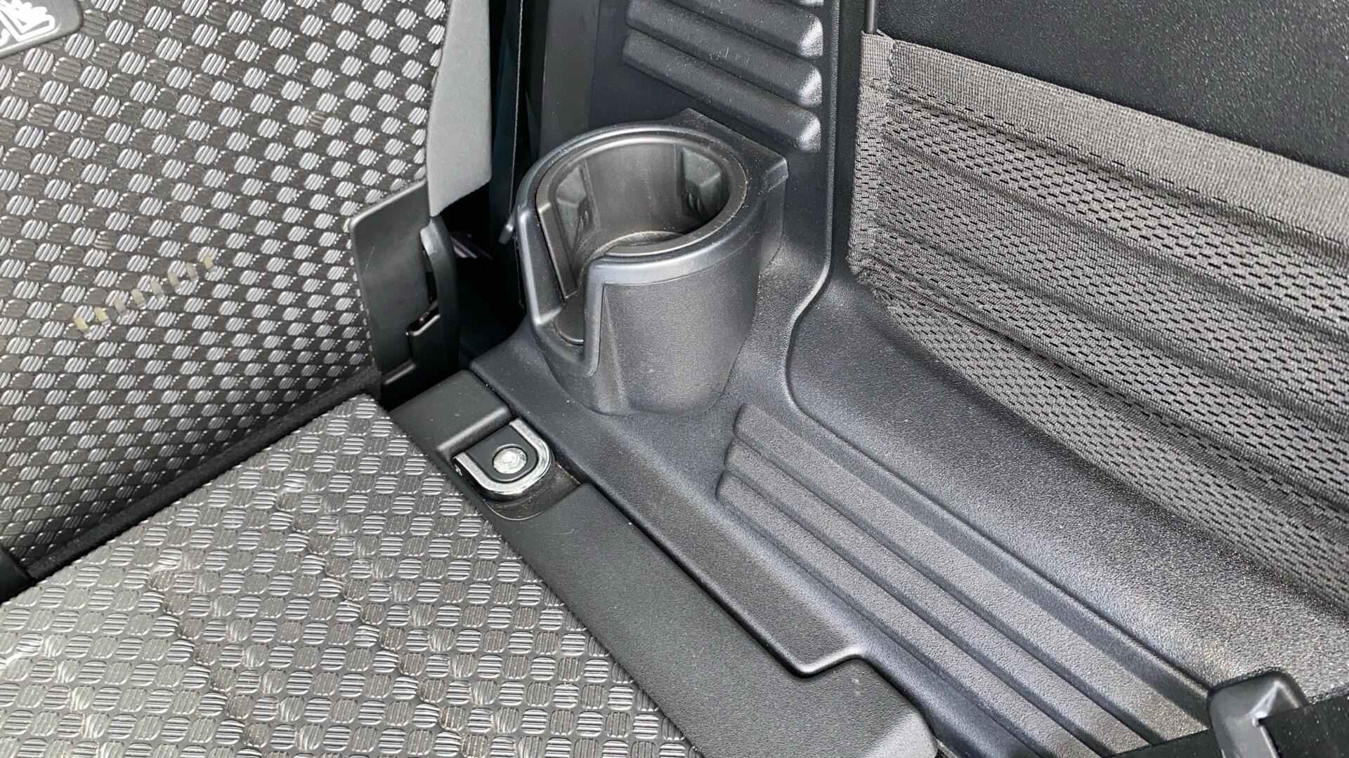 Land Rover Defender view 30