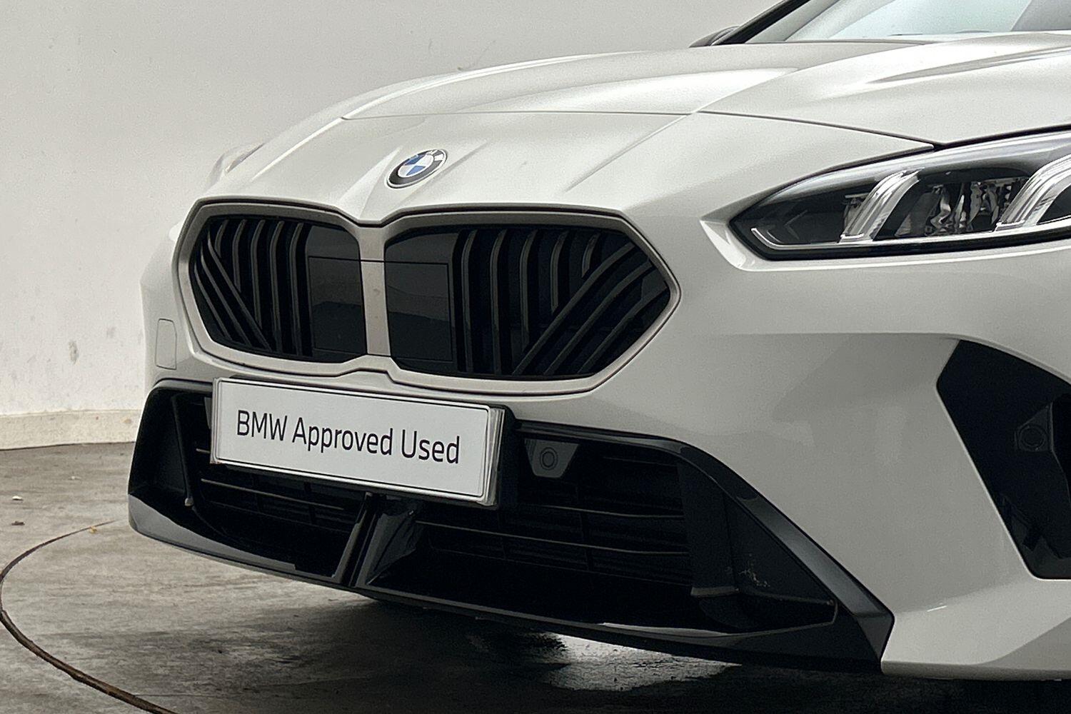 BMW 1 Series view 32
