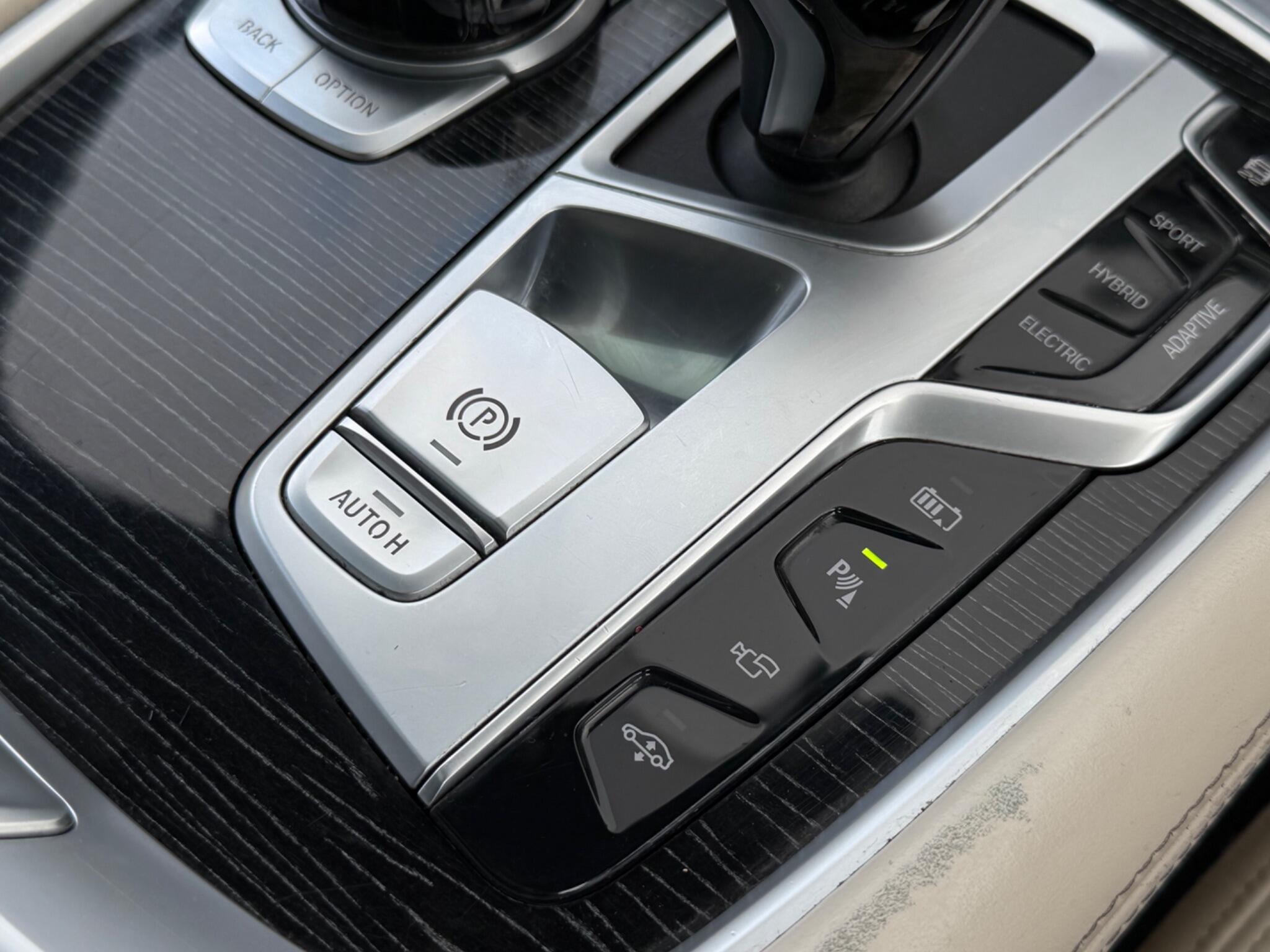 BMW 7 Series view 46