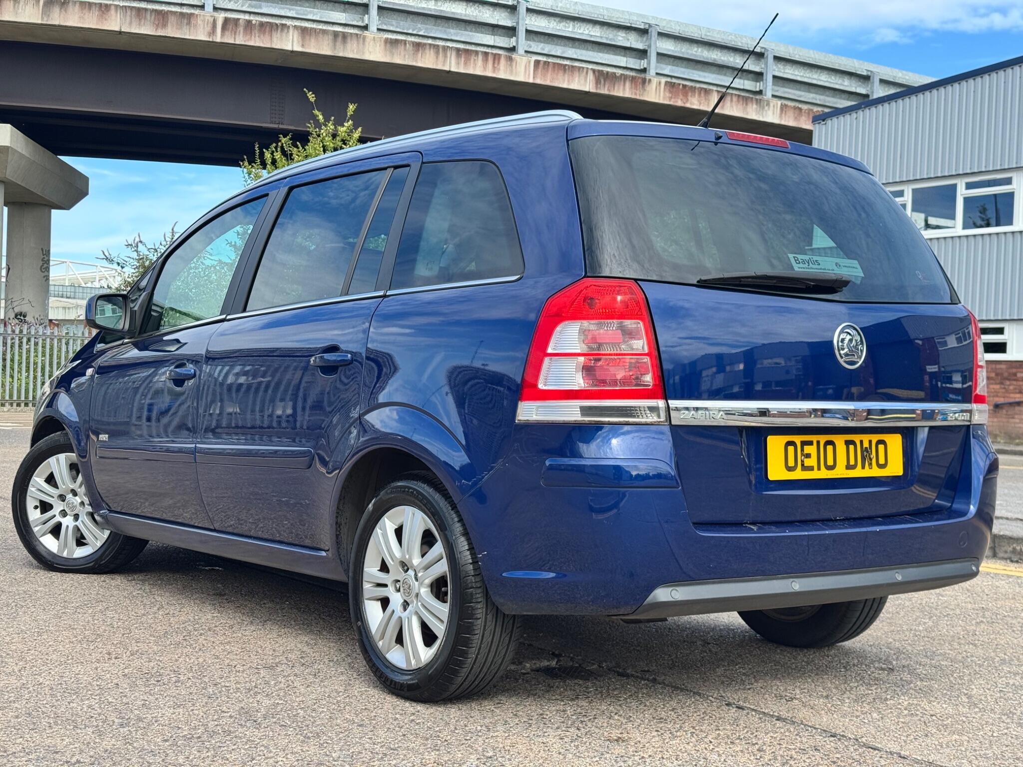 Vauxhall Zafira view 8