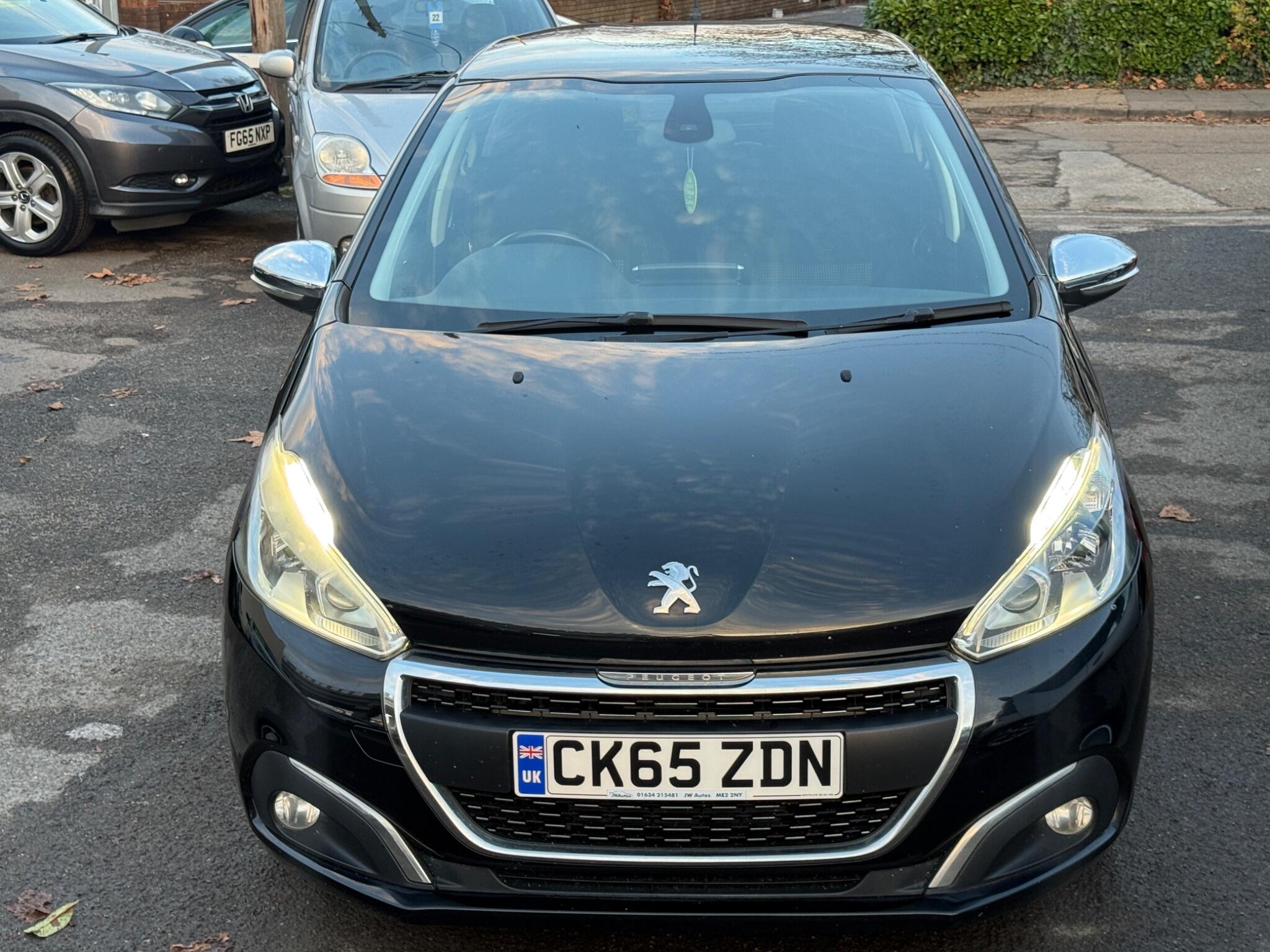 Peugeot 208 - Image 8