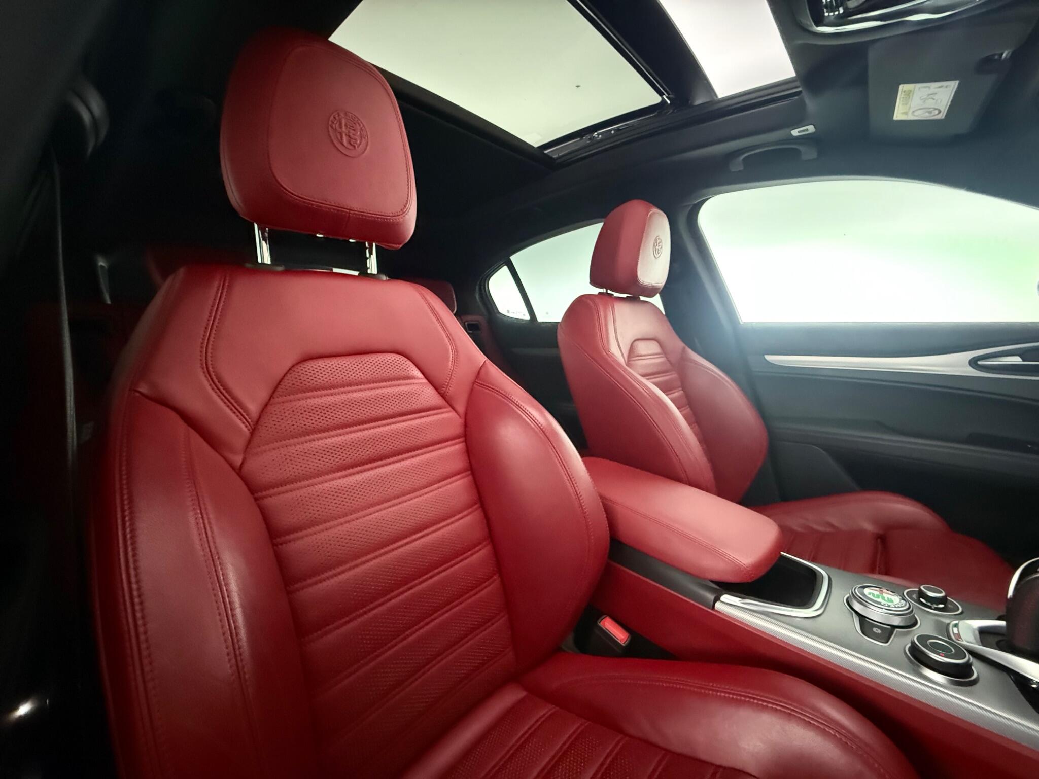 Alfa Romeo Stelvio view 30