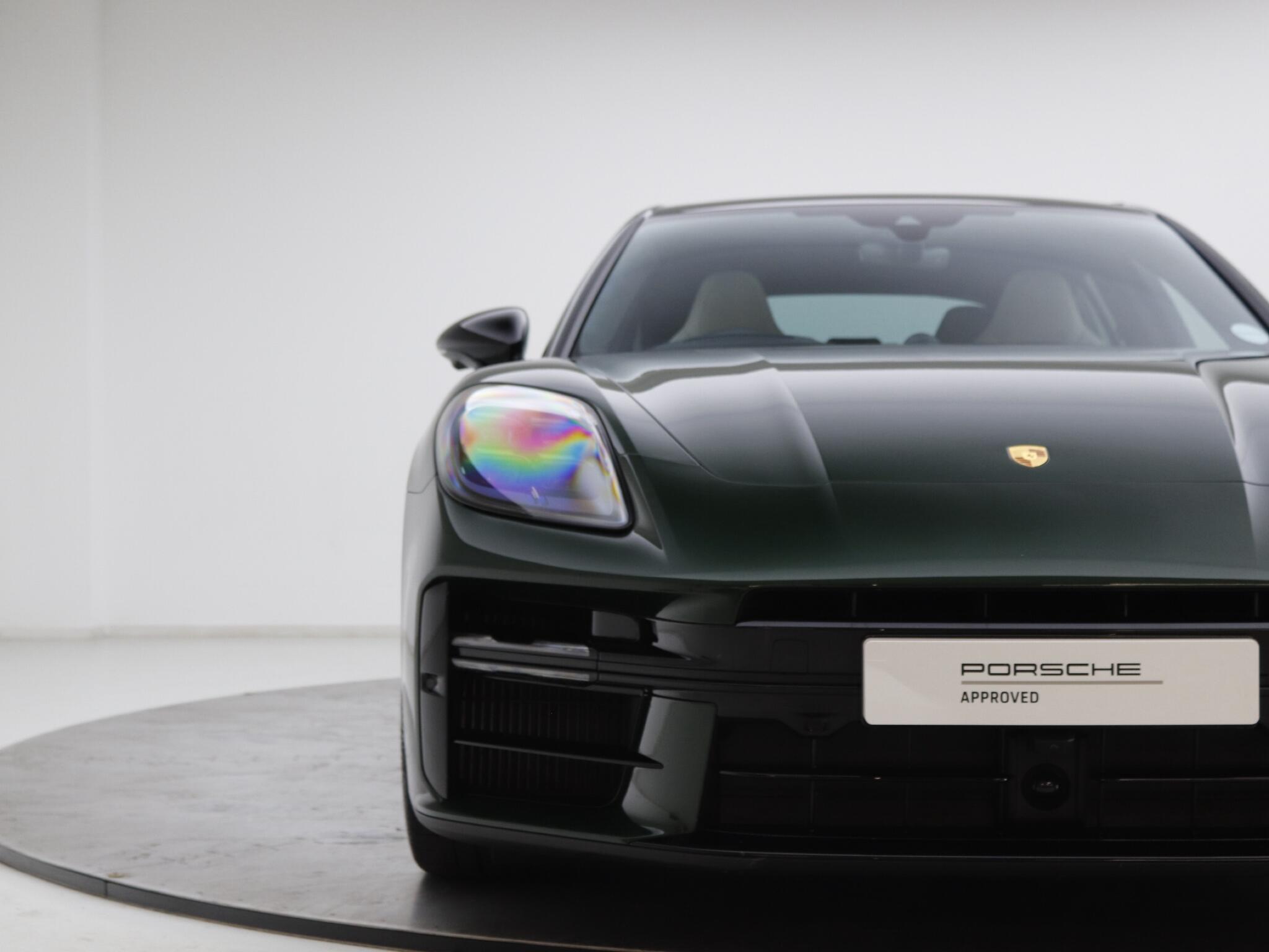 Porsche Panamera view 21