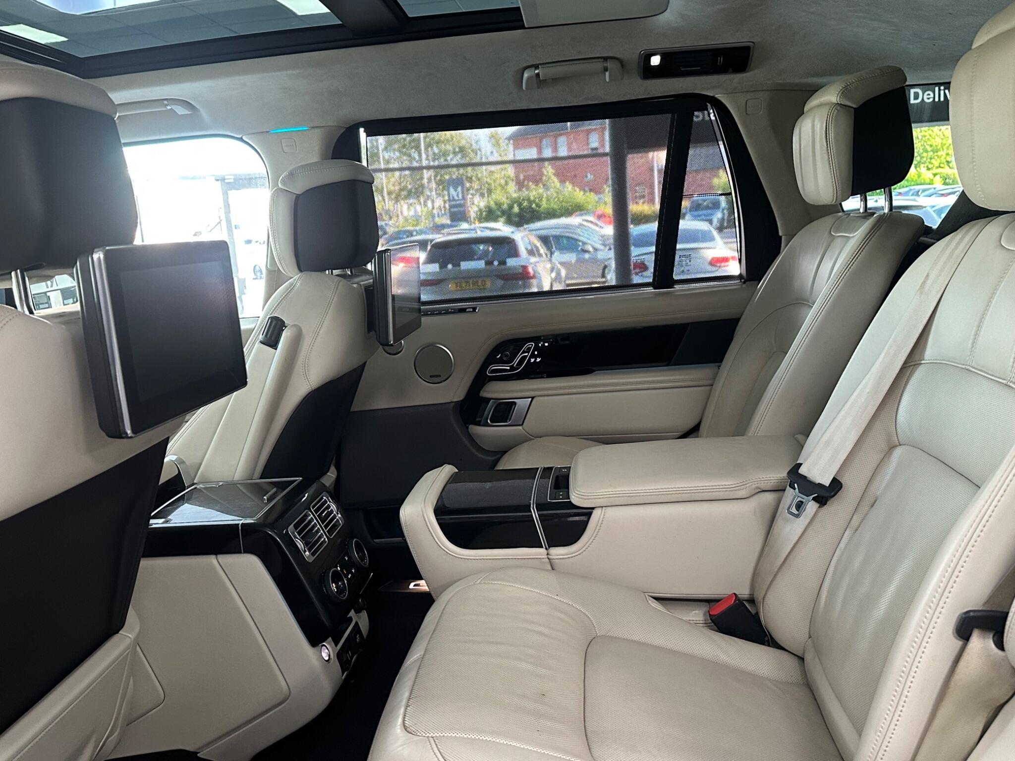 Land Rover Range Rover view 39
