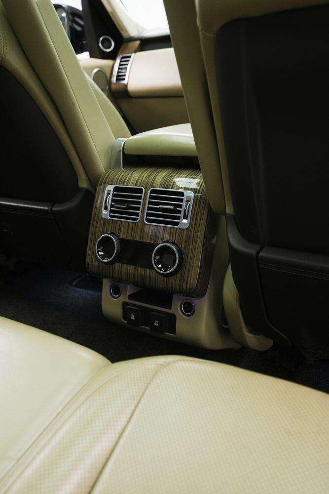 Land Rover Range Rover view 15