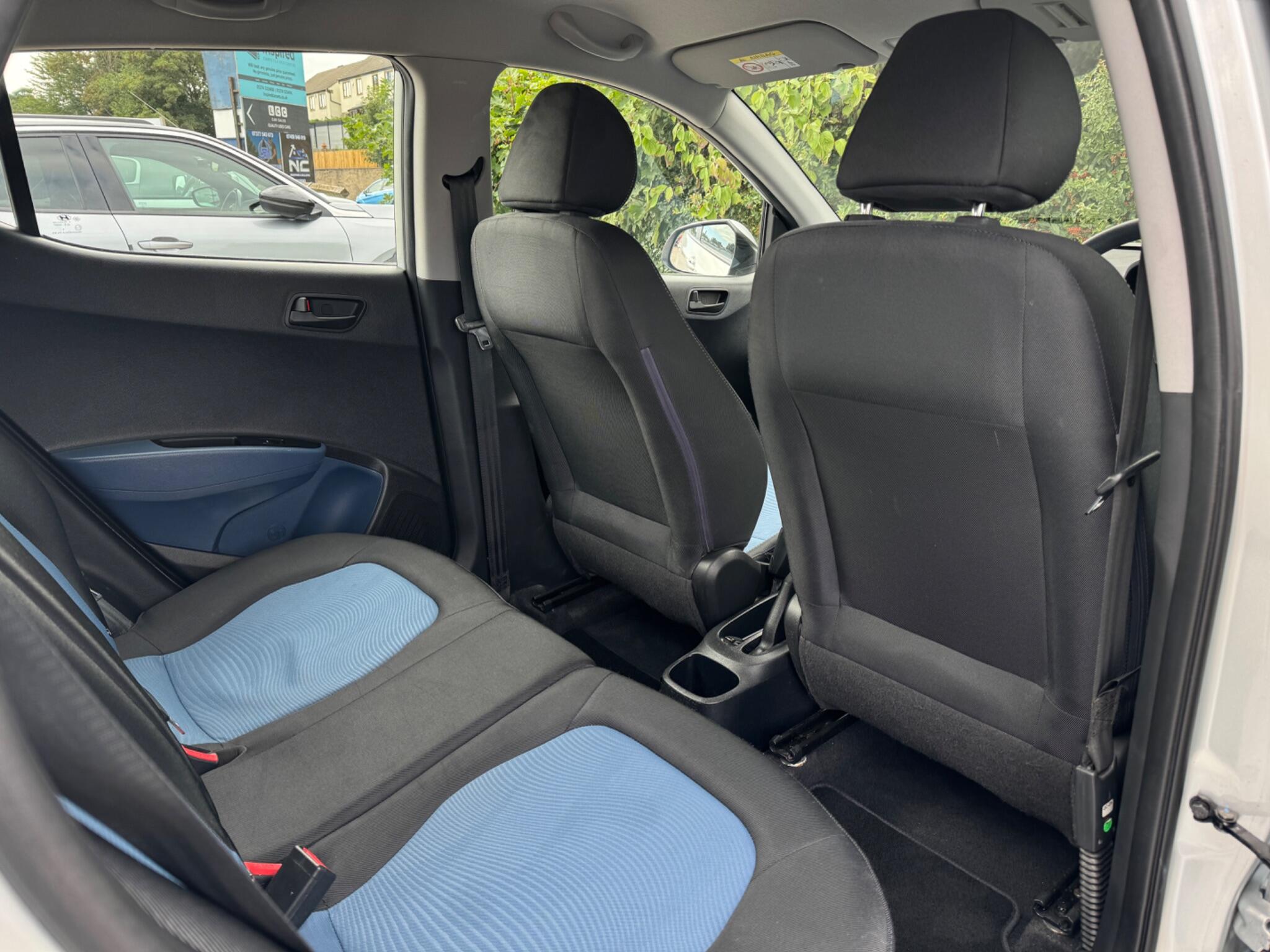 Hyundai I10 view 25
