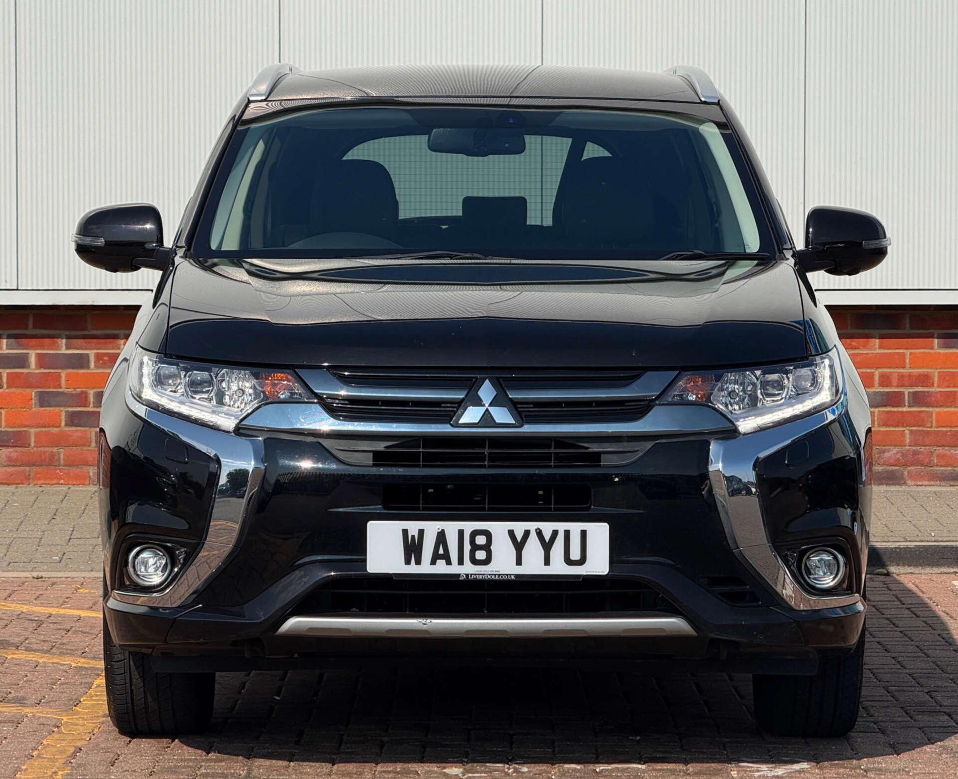 Mitsubishi Outlander view 2