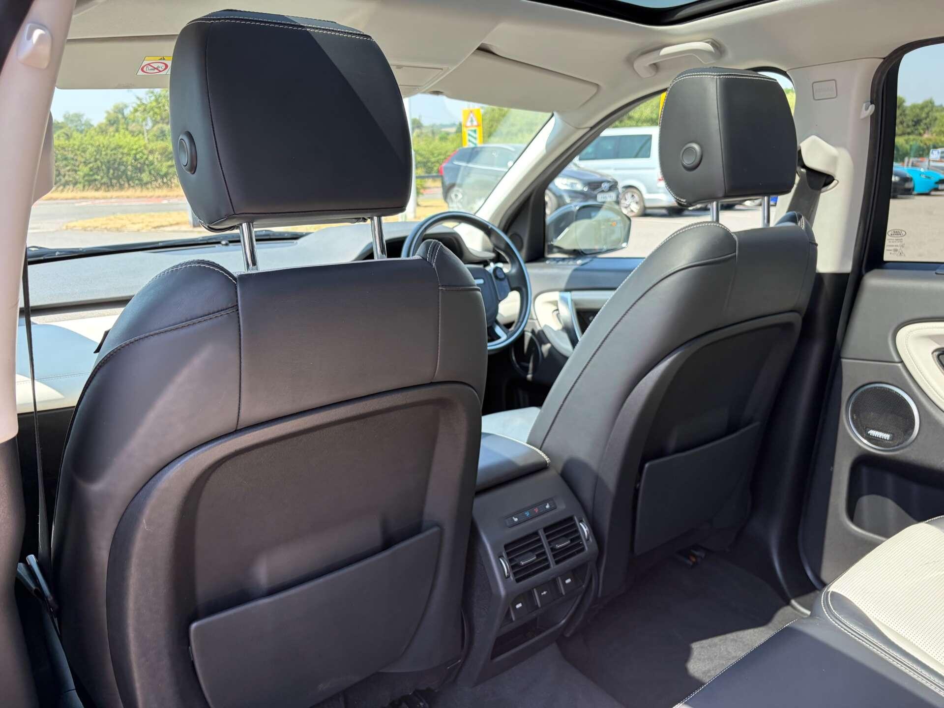 Land Rover Discovery Sport view 17