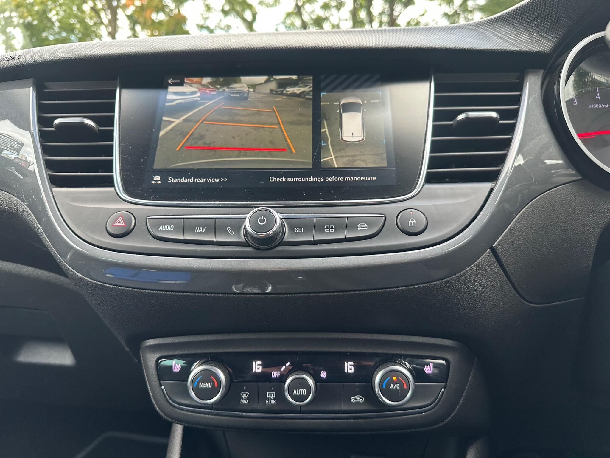 Vauxhall Crossland view 24