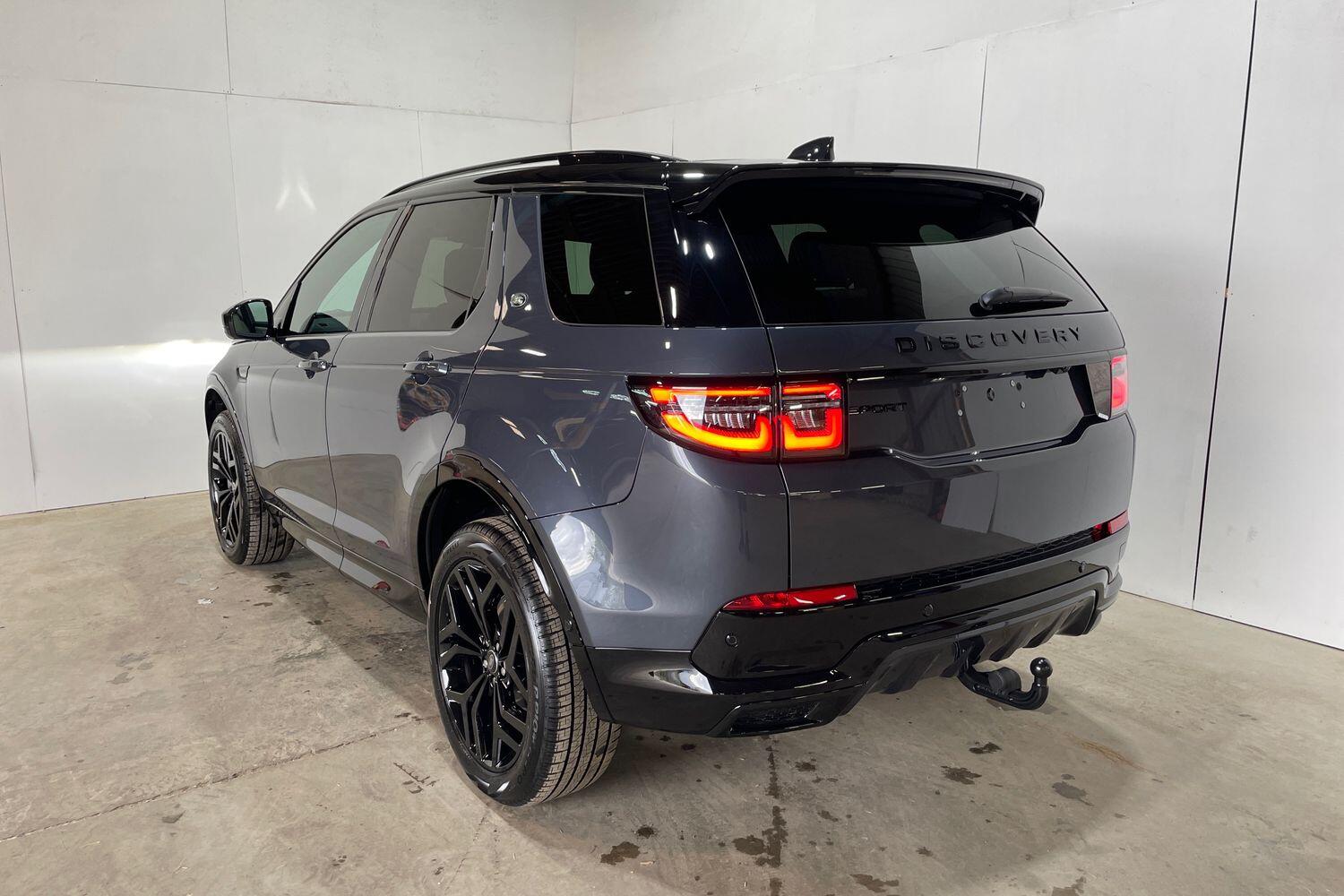Land Rover Discovery Sport view 41