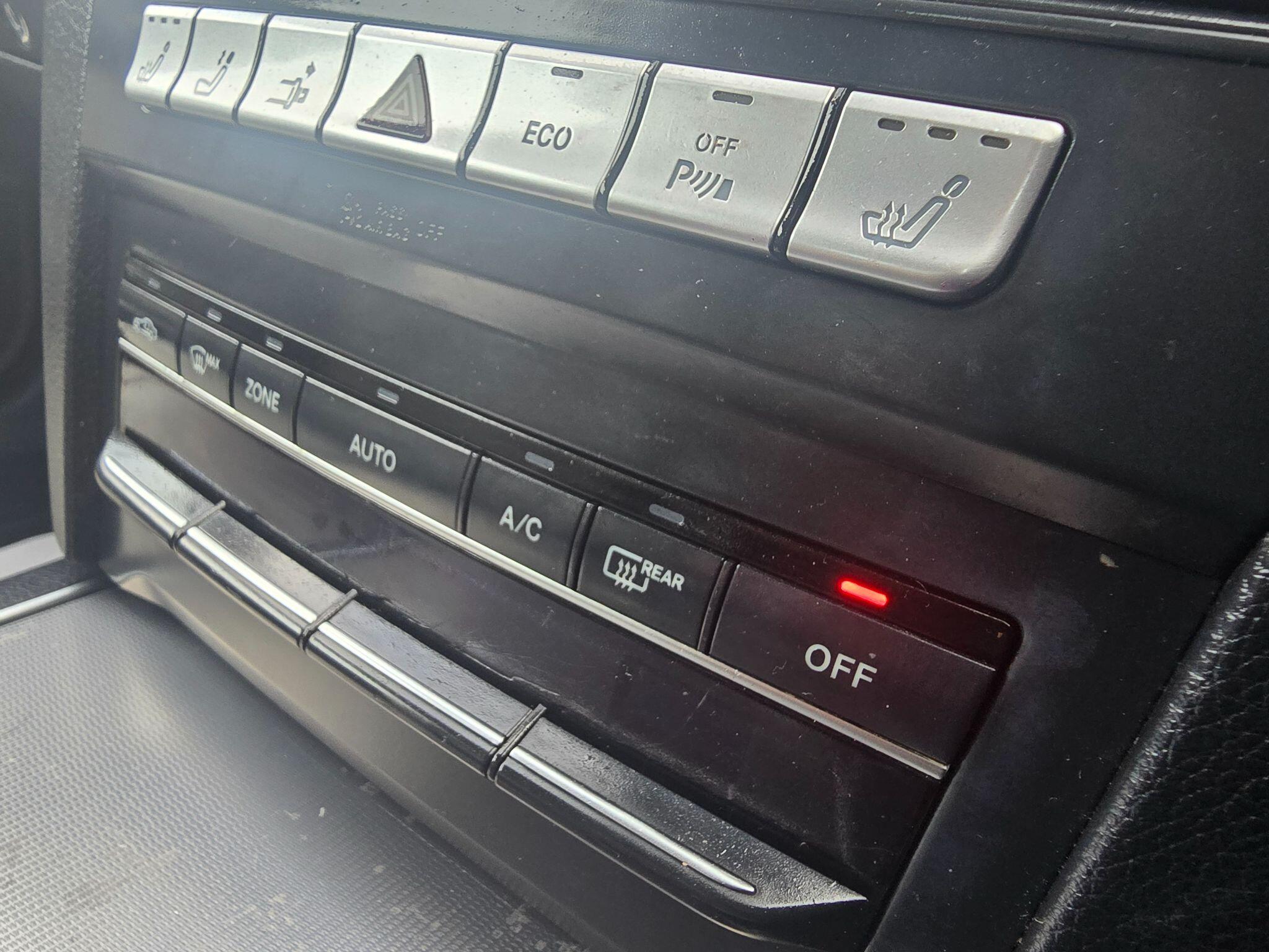 Mercedes-Benz E-Class view 22
