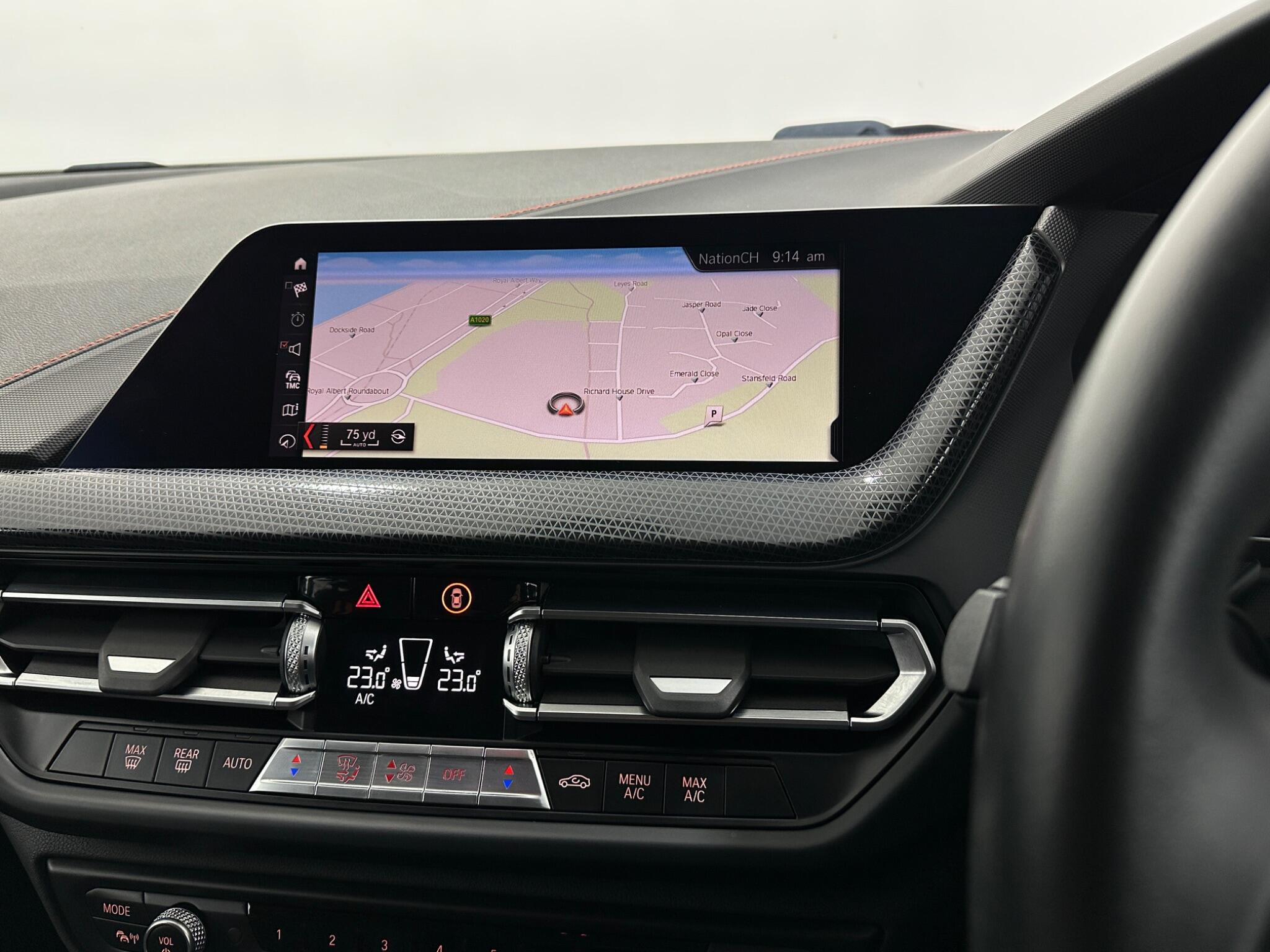 BMW 1 Series view 24