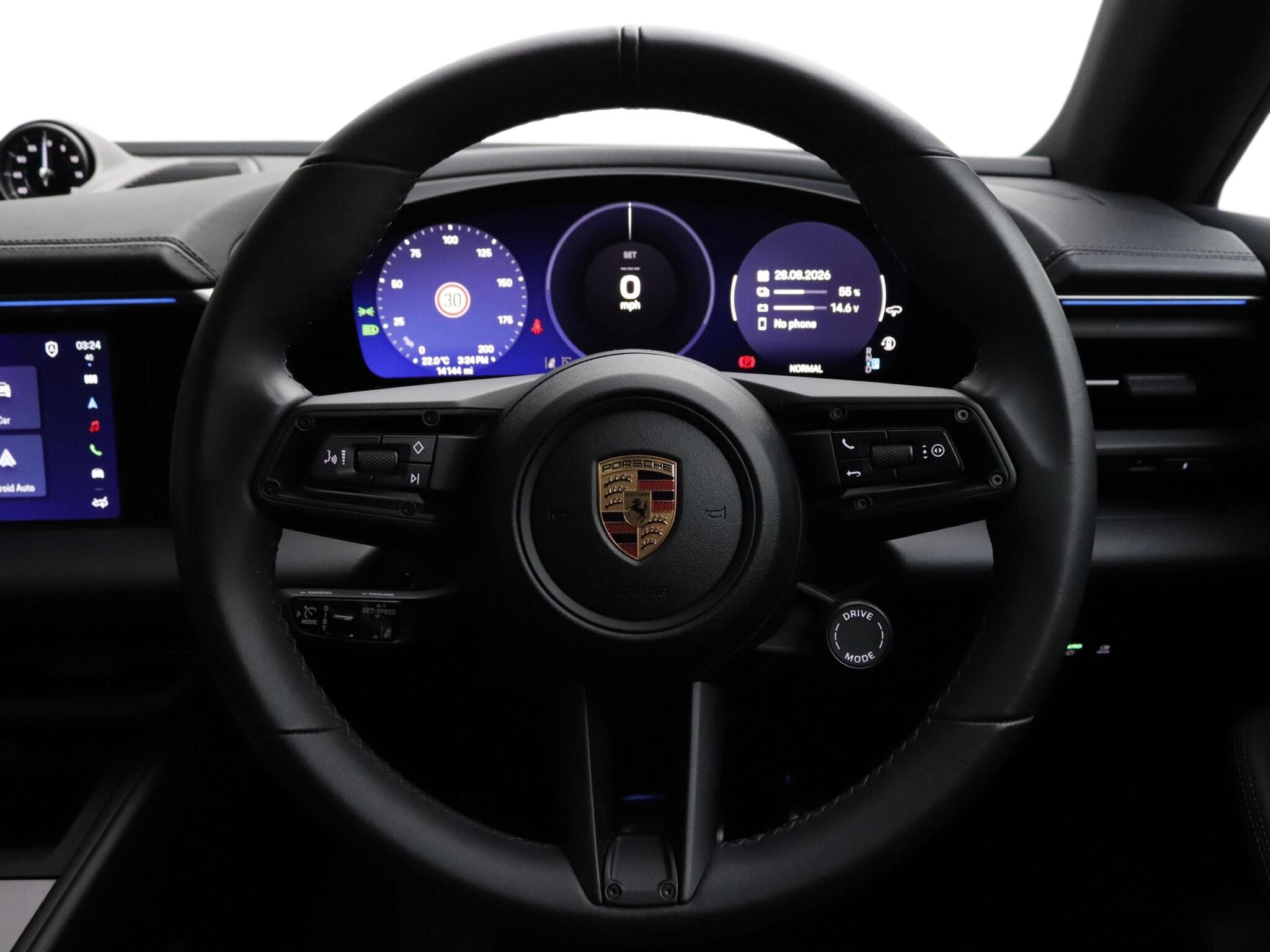 Porsche Macan view 11