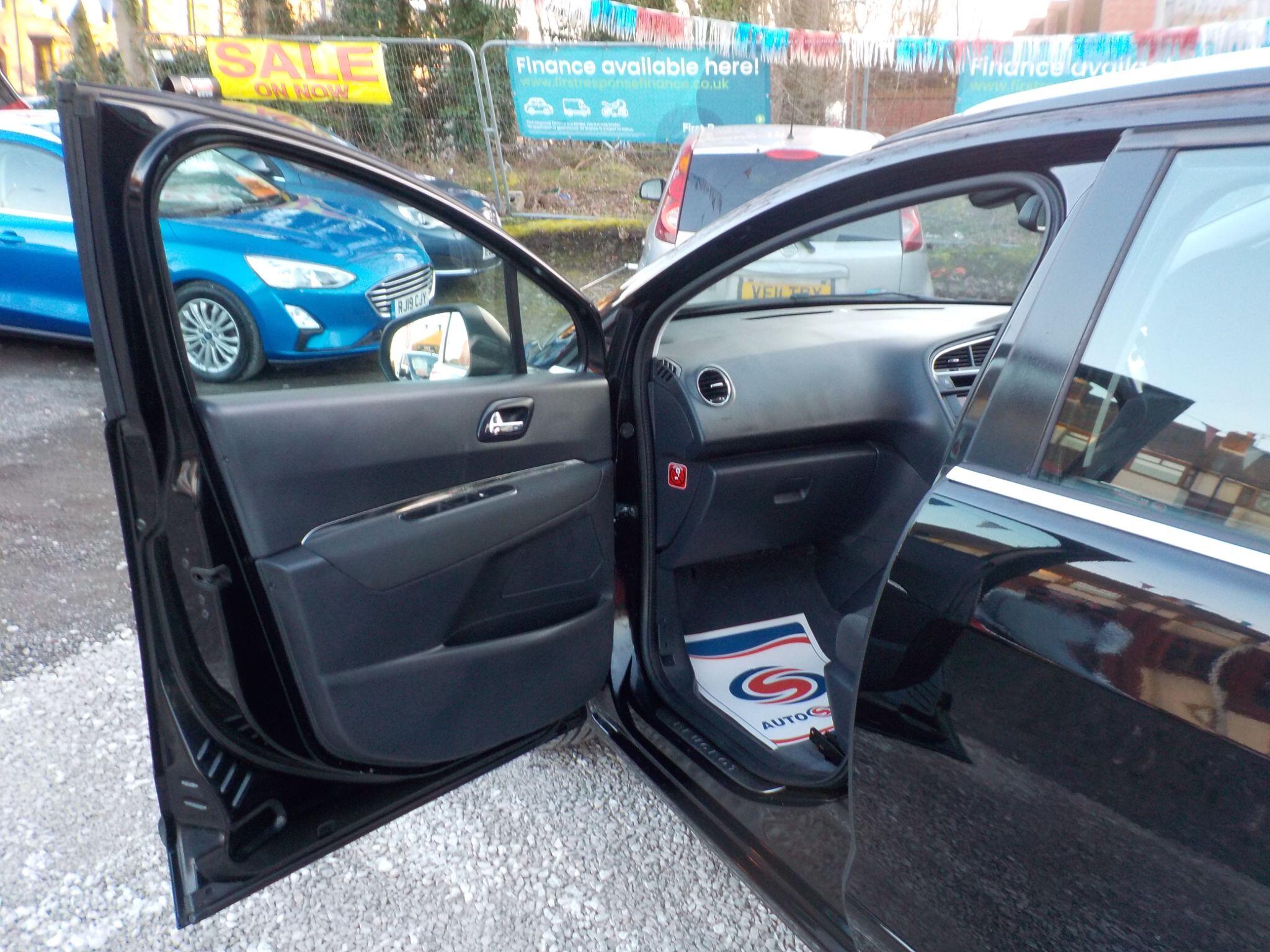 Peugeot 5008 1.6 e-HDi Active EGC Euro 5 (s/s) 5dr