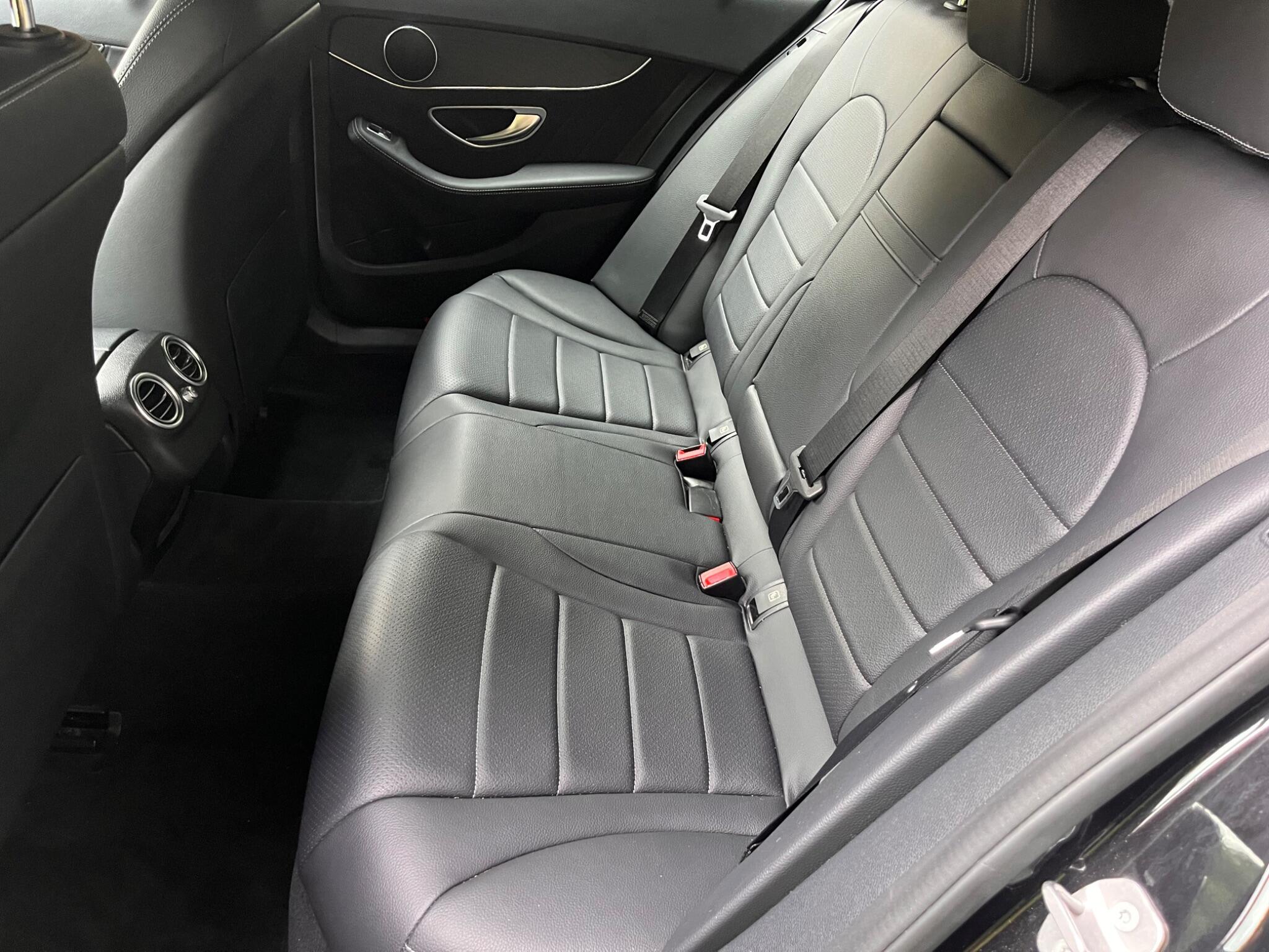 Mercedes-Benz C-Class view 33