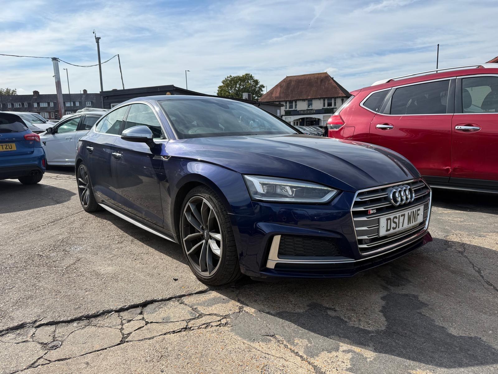 Audi S5 view 5