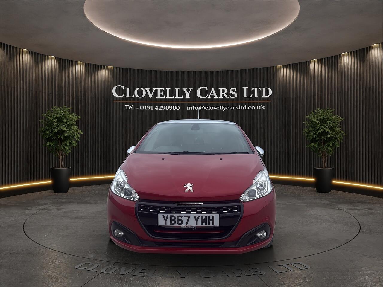 Peugeot 208 view 2