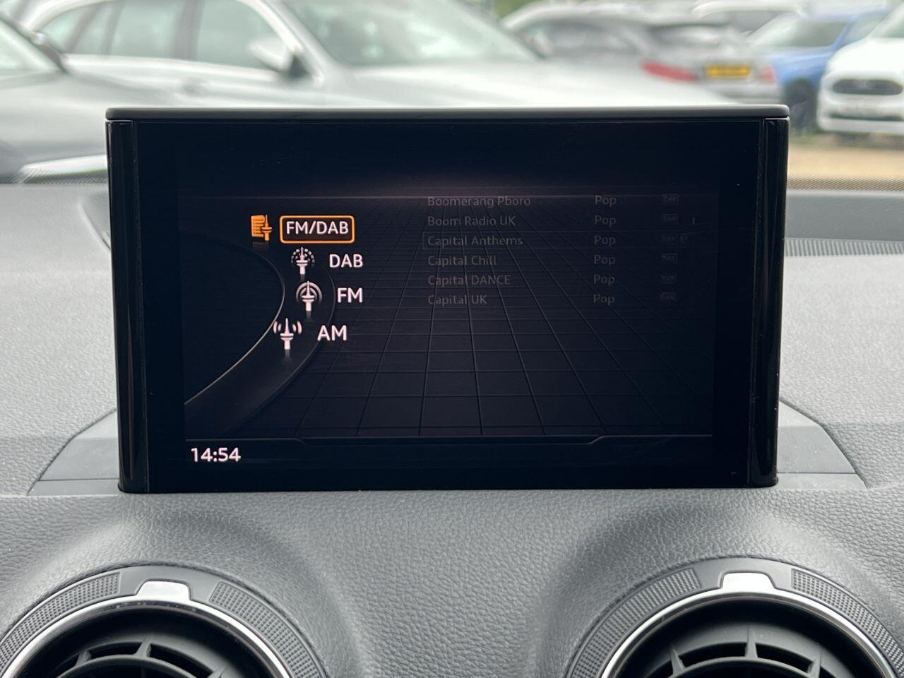 Audi Q2 view 40