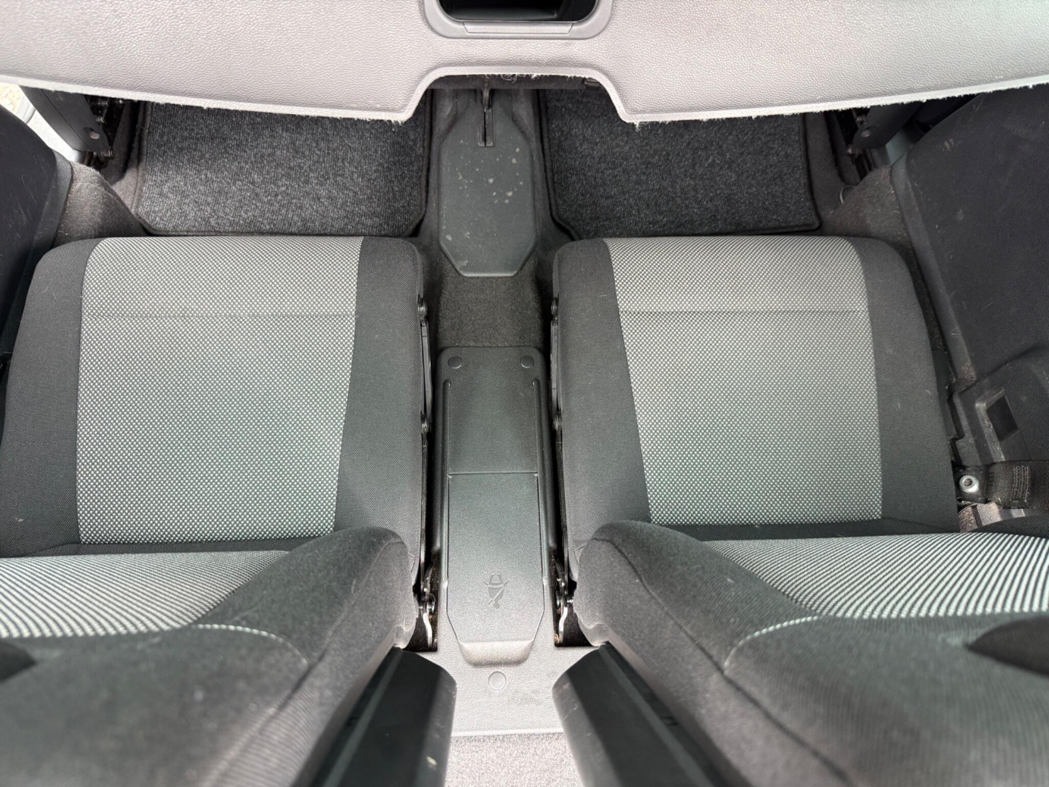 Vauxhall Zafira view 18