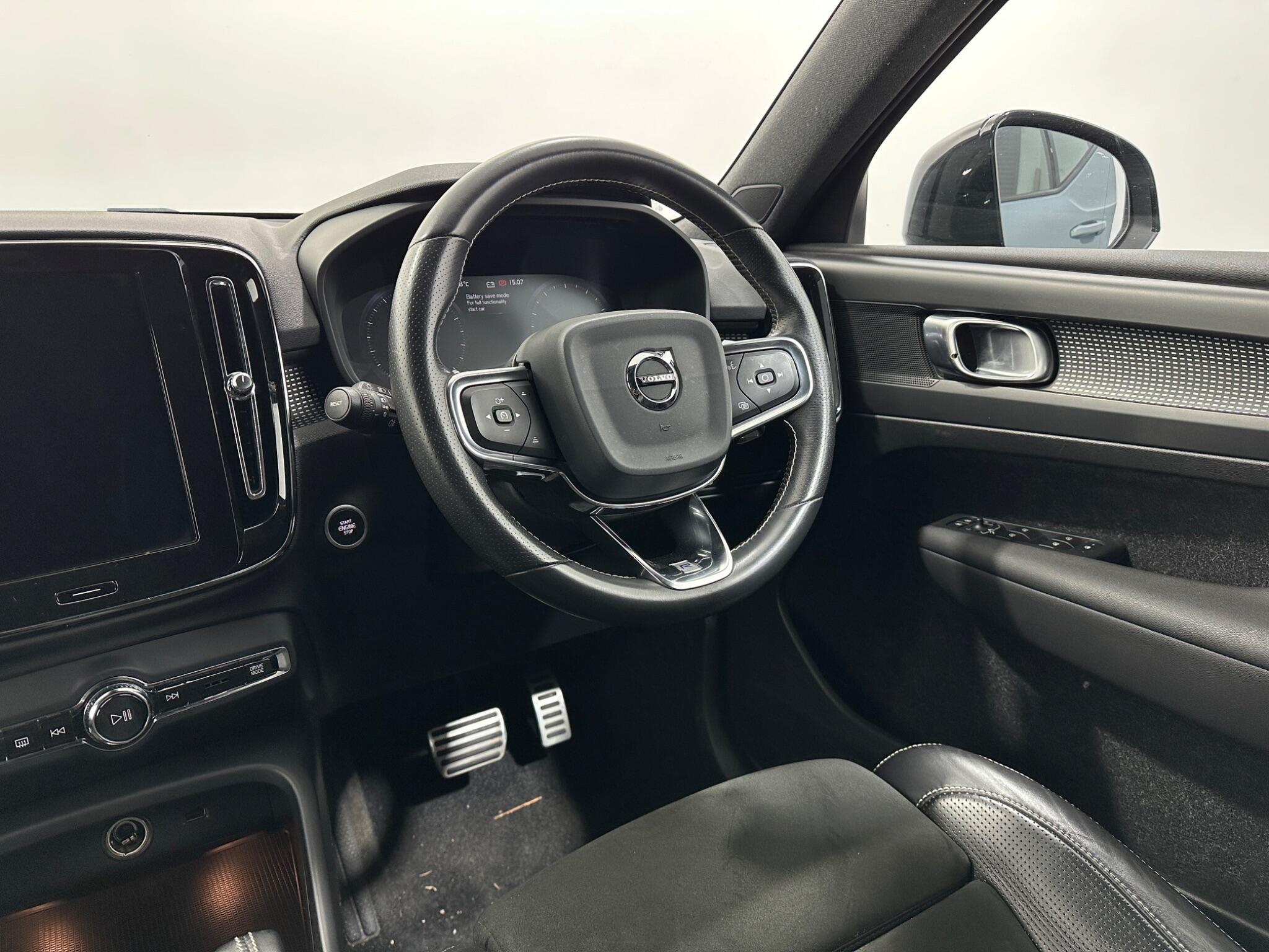 Volvo XC40 view 12