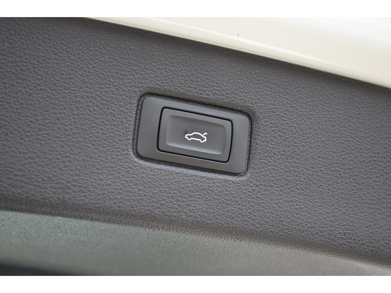 Audi Q7 view 37