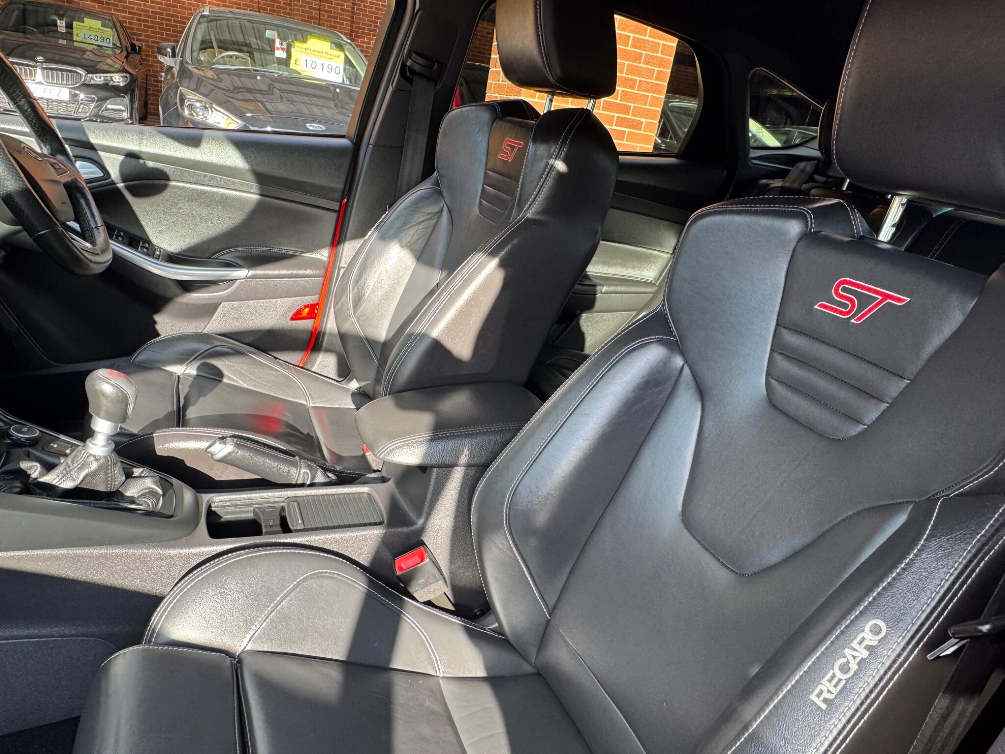 Ford Focus view 8