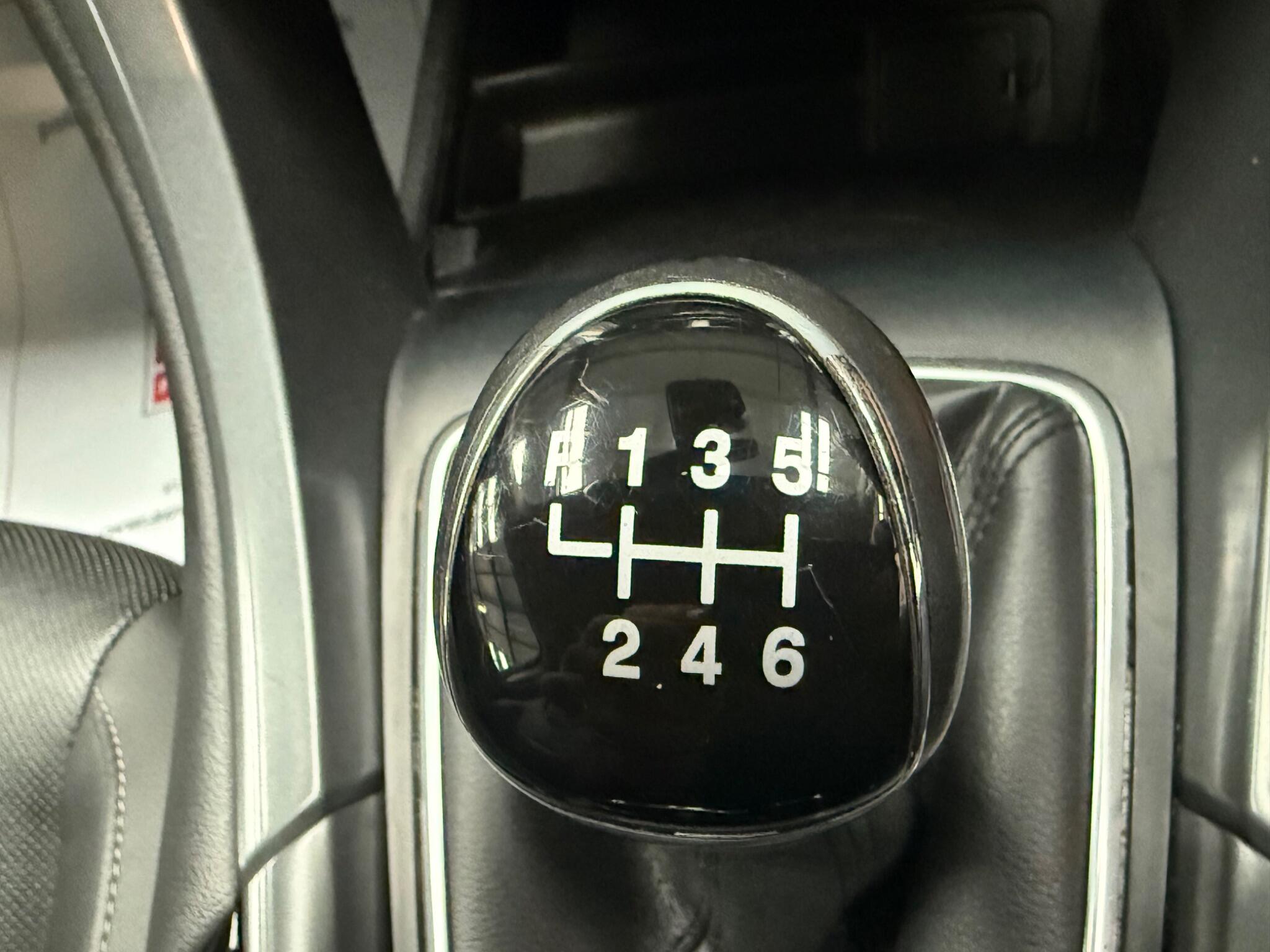 Ford Mondeo view 29