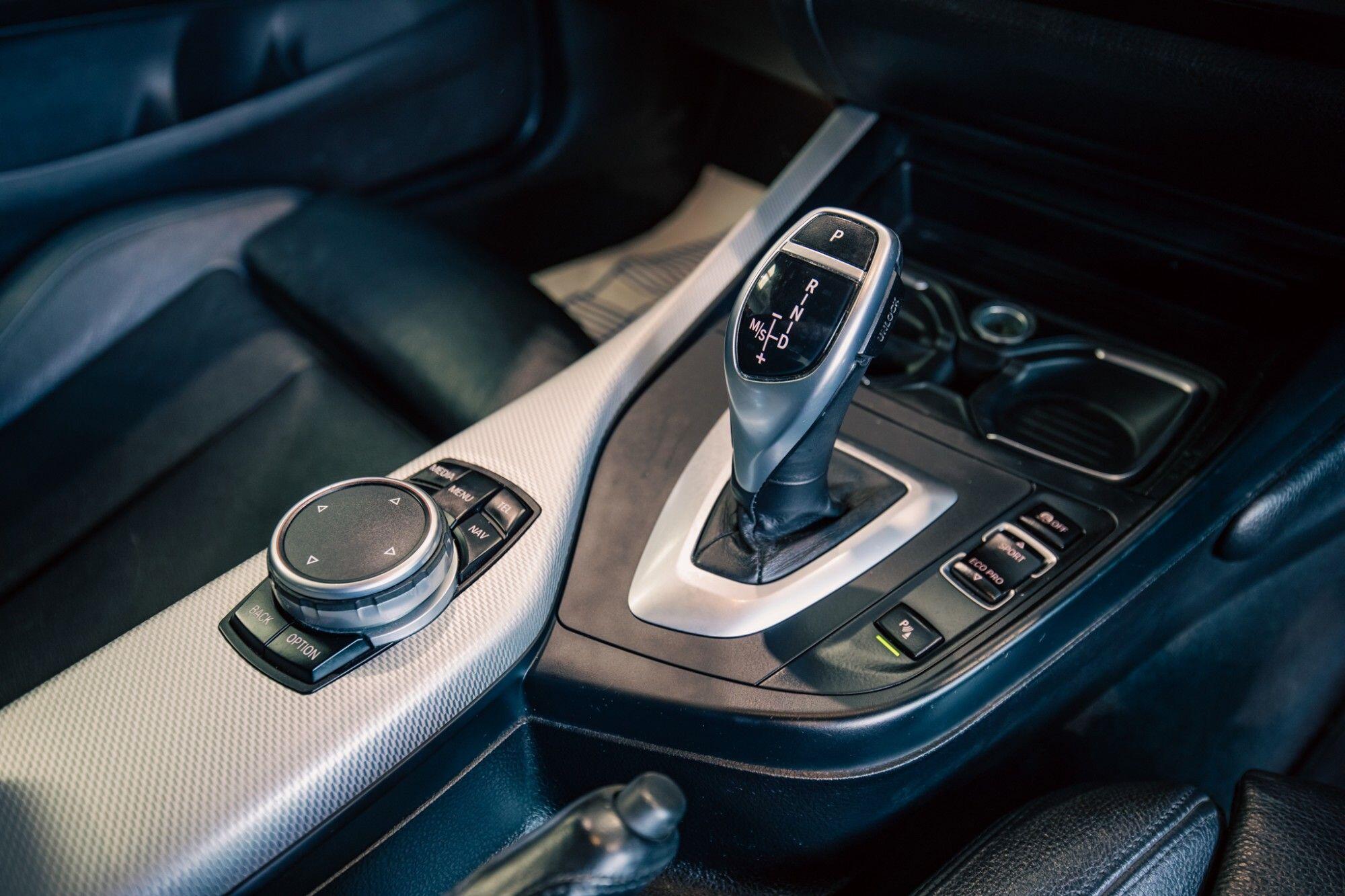 BMW 2 Series view 18