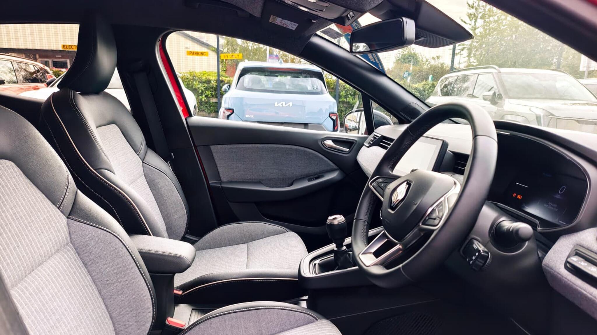 Renault Clio view 19