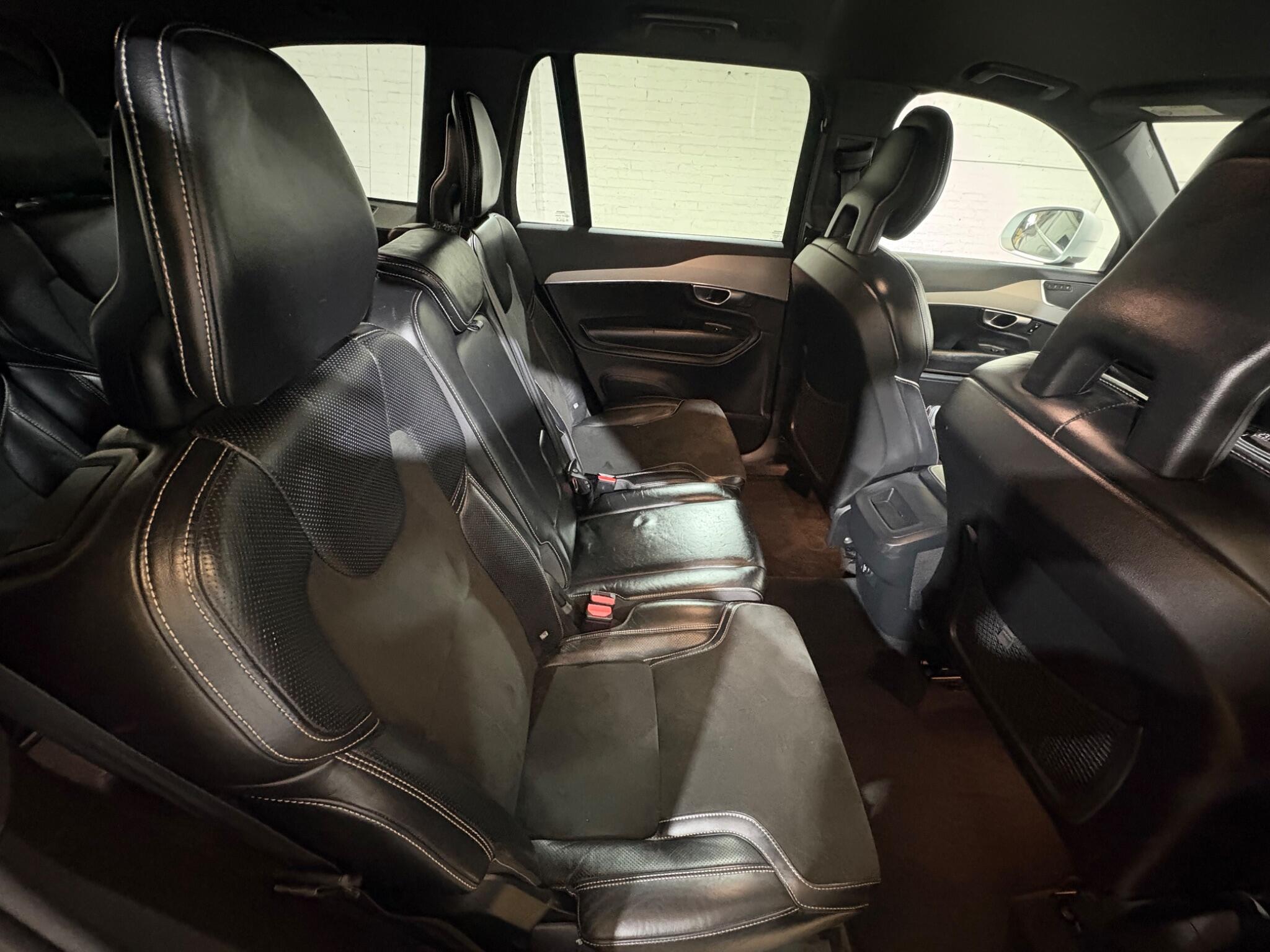 Volvo XC90 view 28