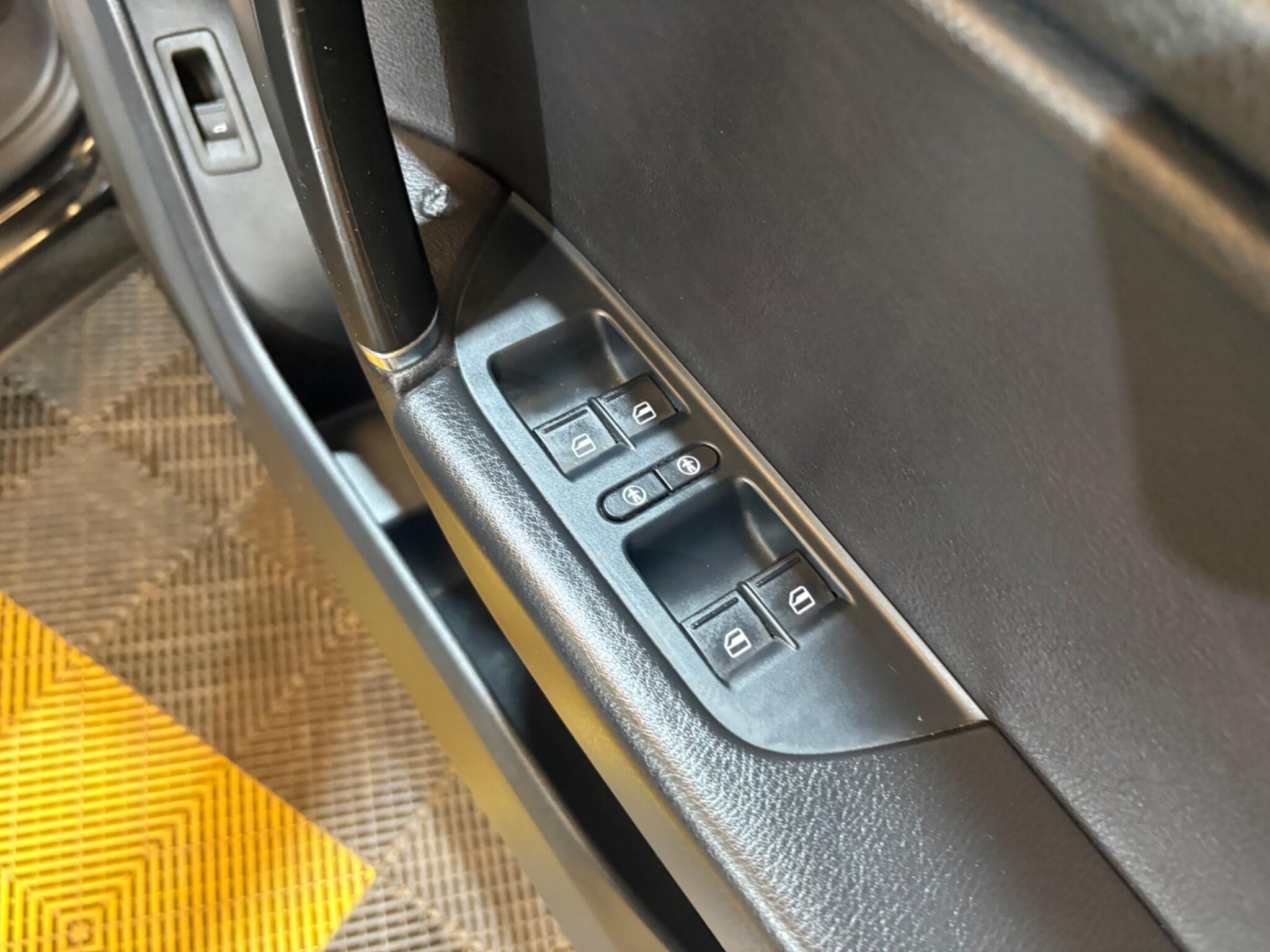 Volkswagen Touareg view 40