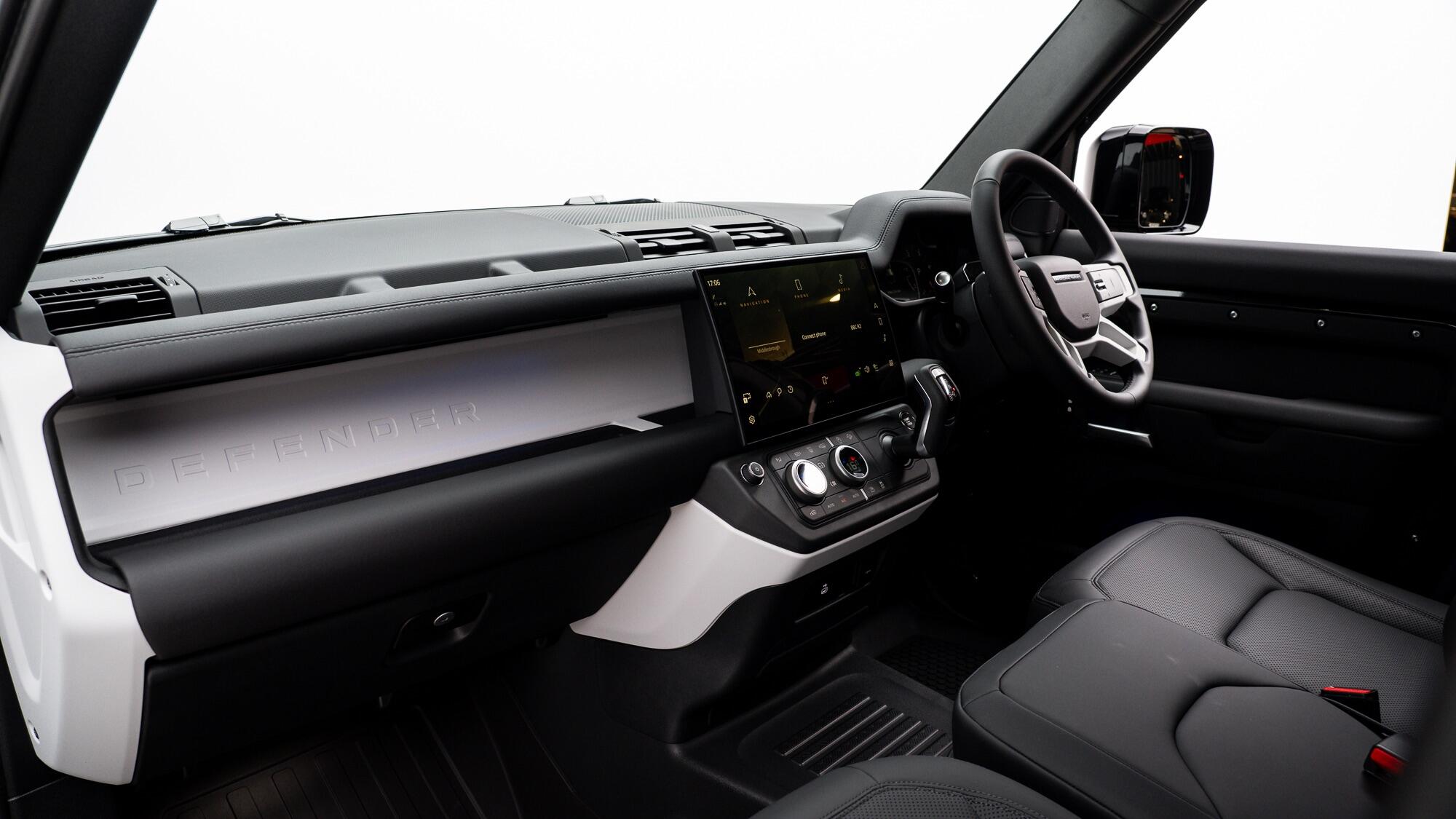 Land Rover Defender view 42