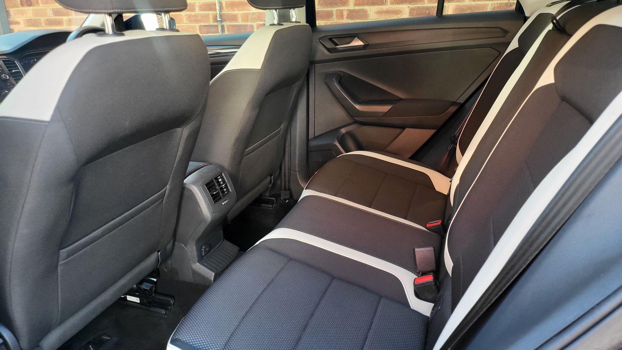 Volkswagen T-Roc view 19