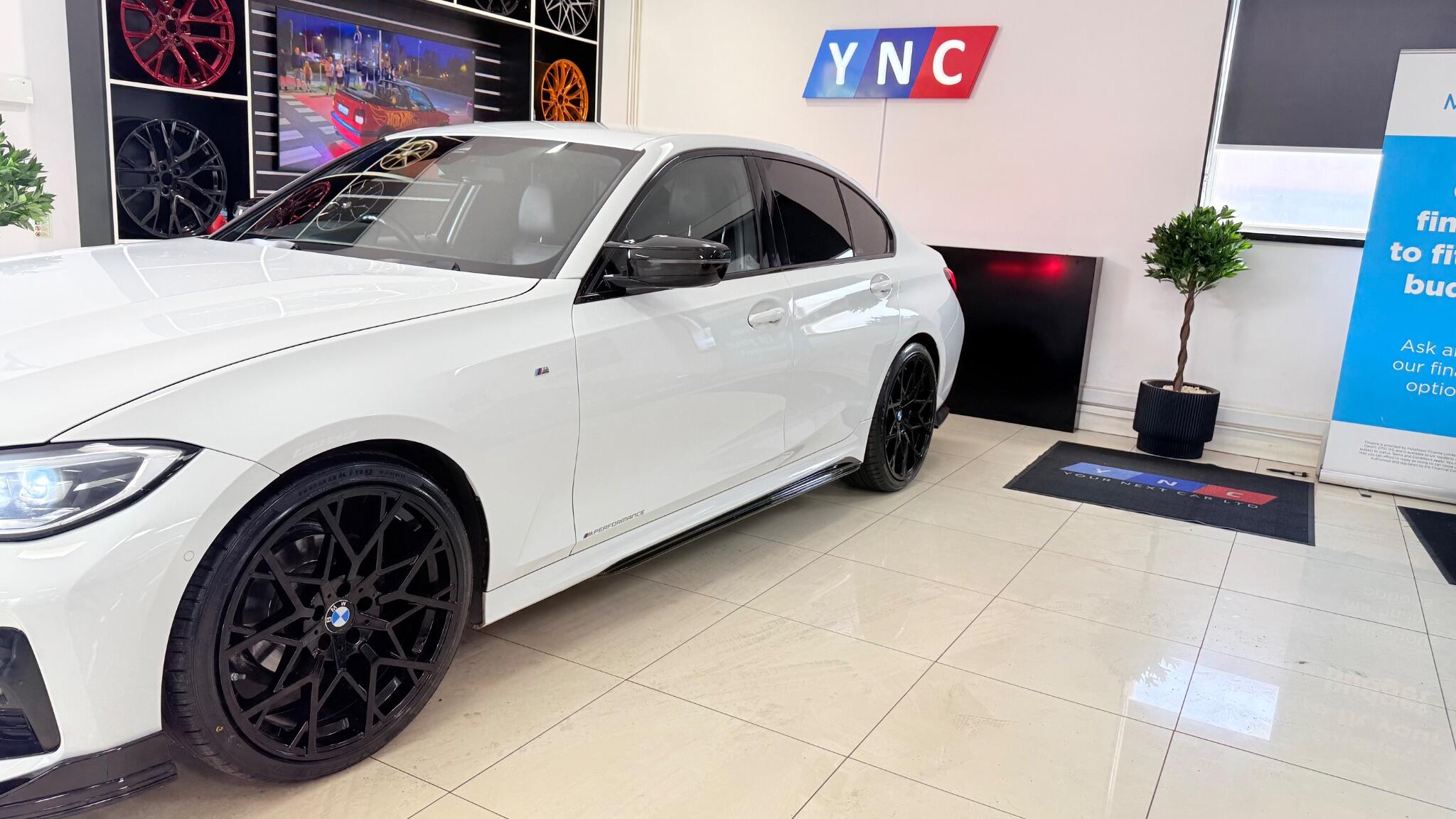 BMW 3 Series view 9