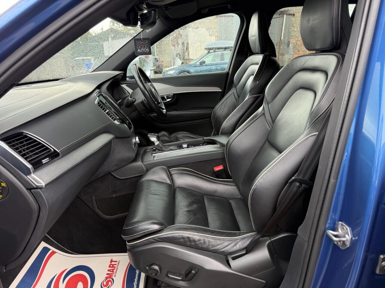Volvo XC90 view 29