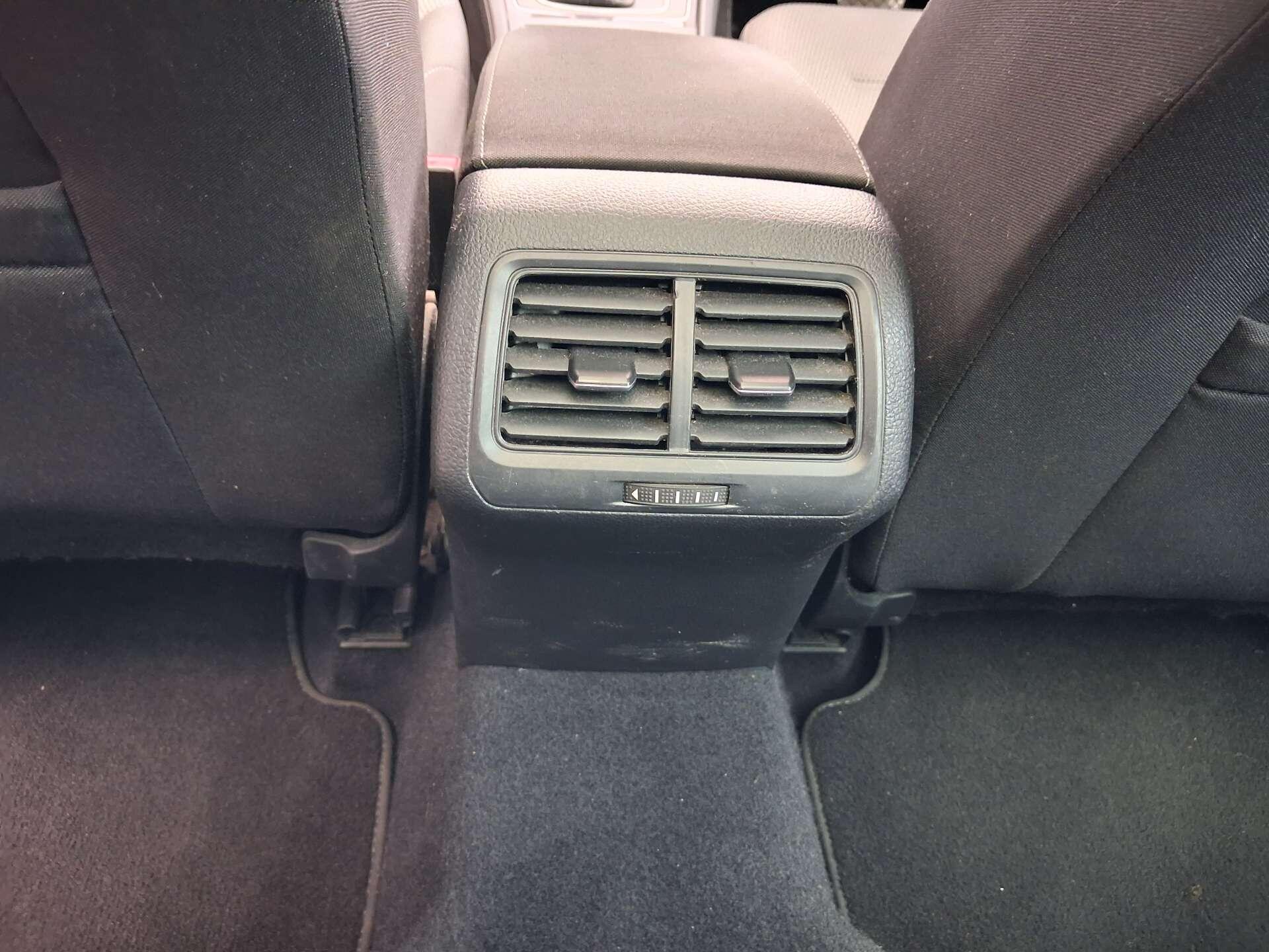Volkswagen Golf view 16