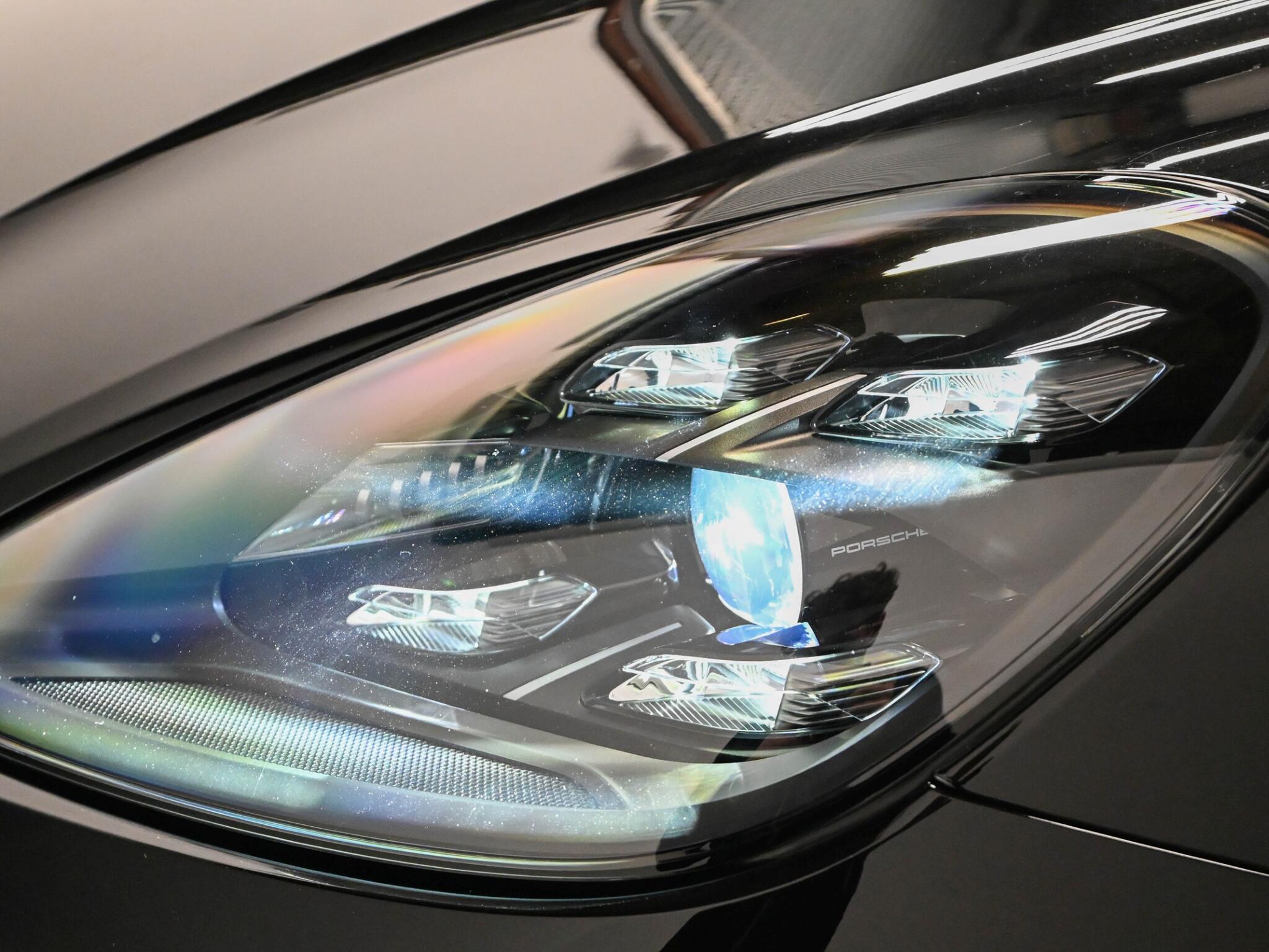 Porsche Cayenne view 49