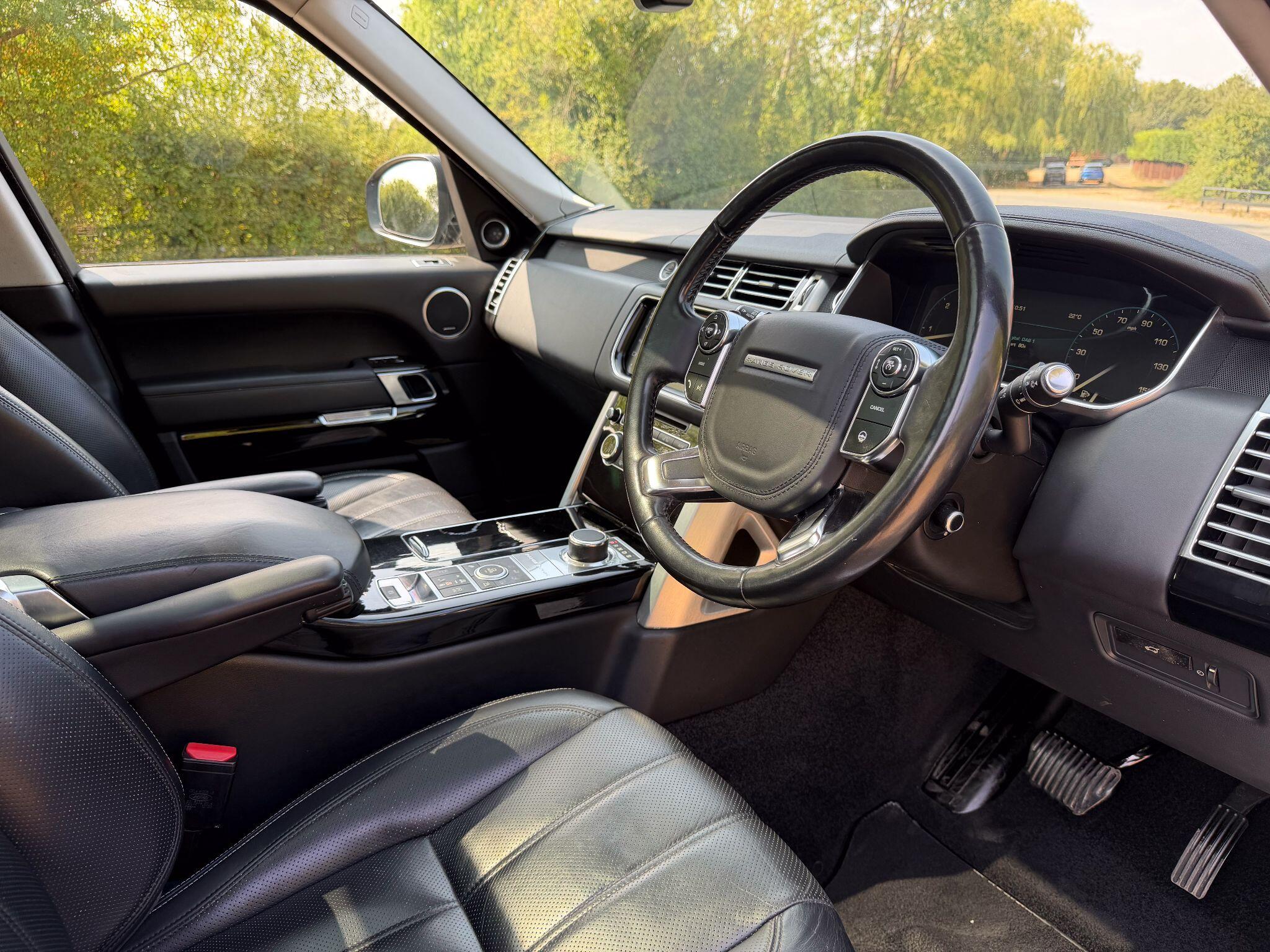 Land Rover Range Rover view 18