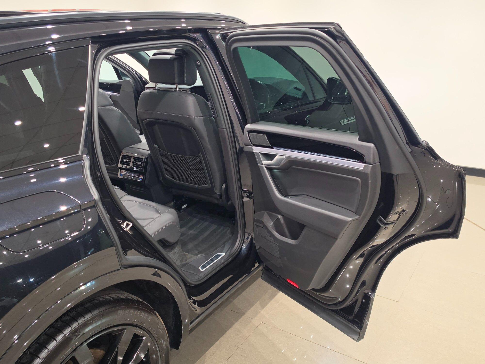Volkswagen Touareg view 56